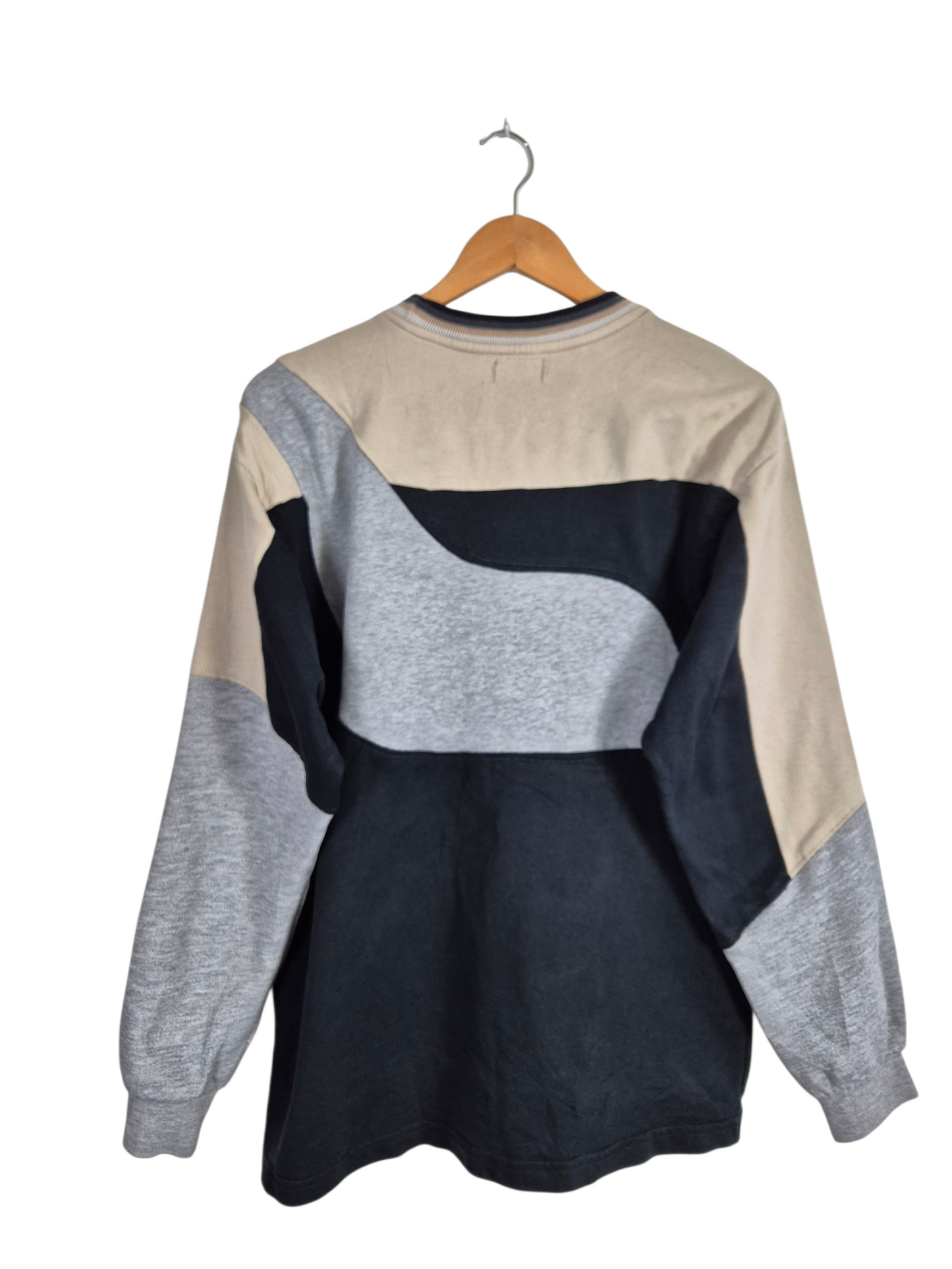 Nike chest logo sweater maat M