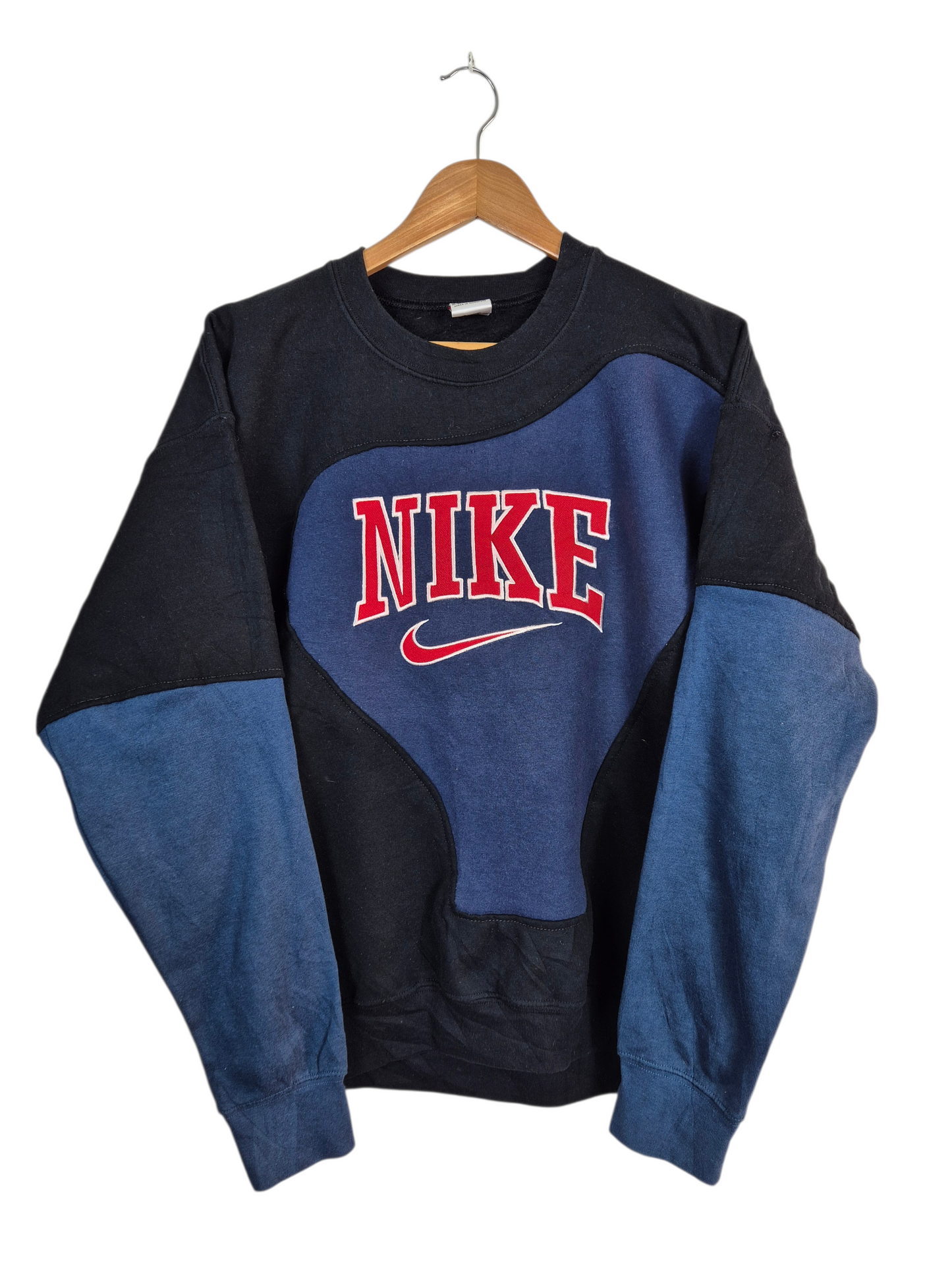 Nike 90s spell out sweater maat L