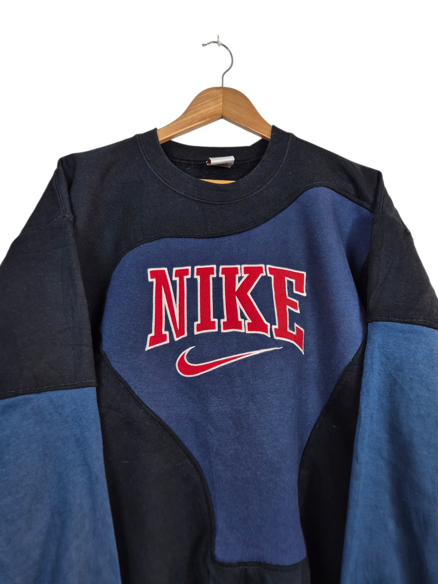Nike 90s spell out sweater maat L