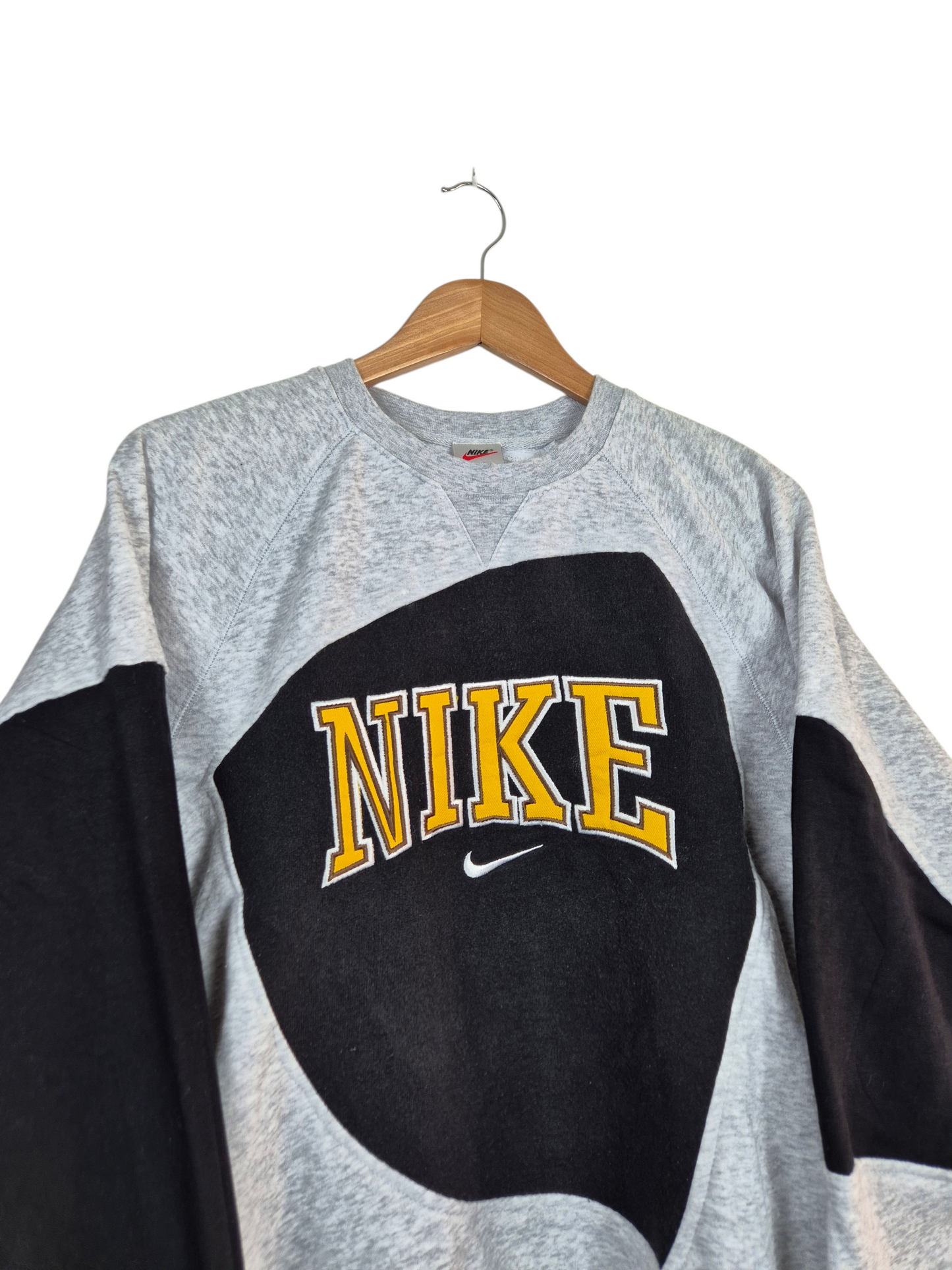 Nike 90s spell out sweater maat M