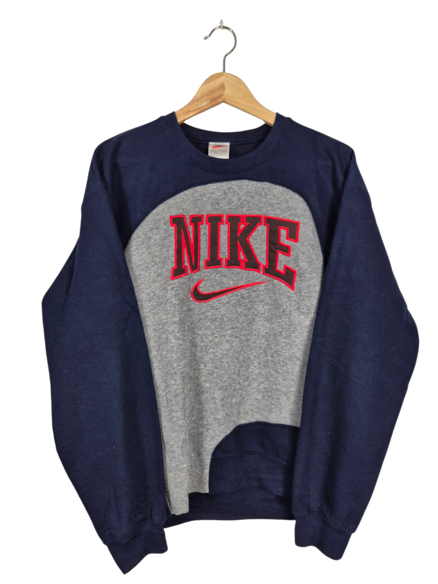 Nike 90s spell out sweater maat M