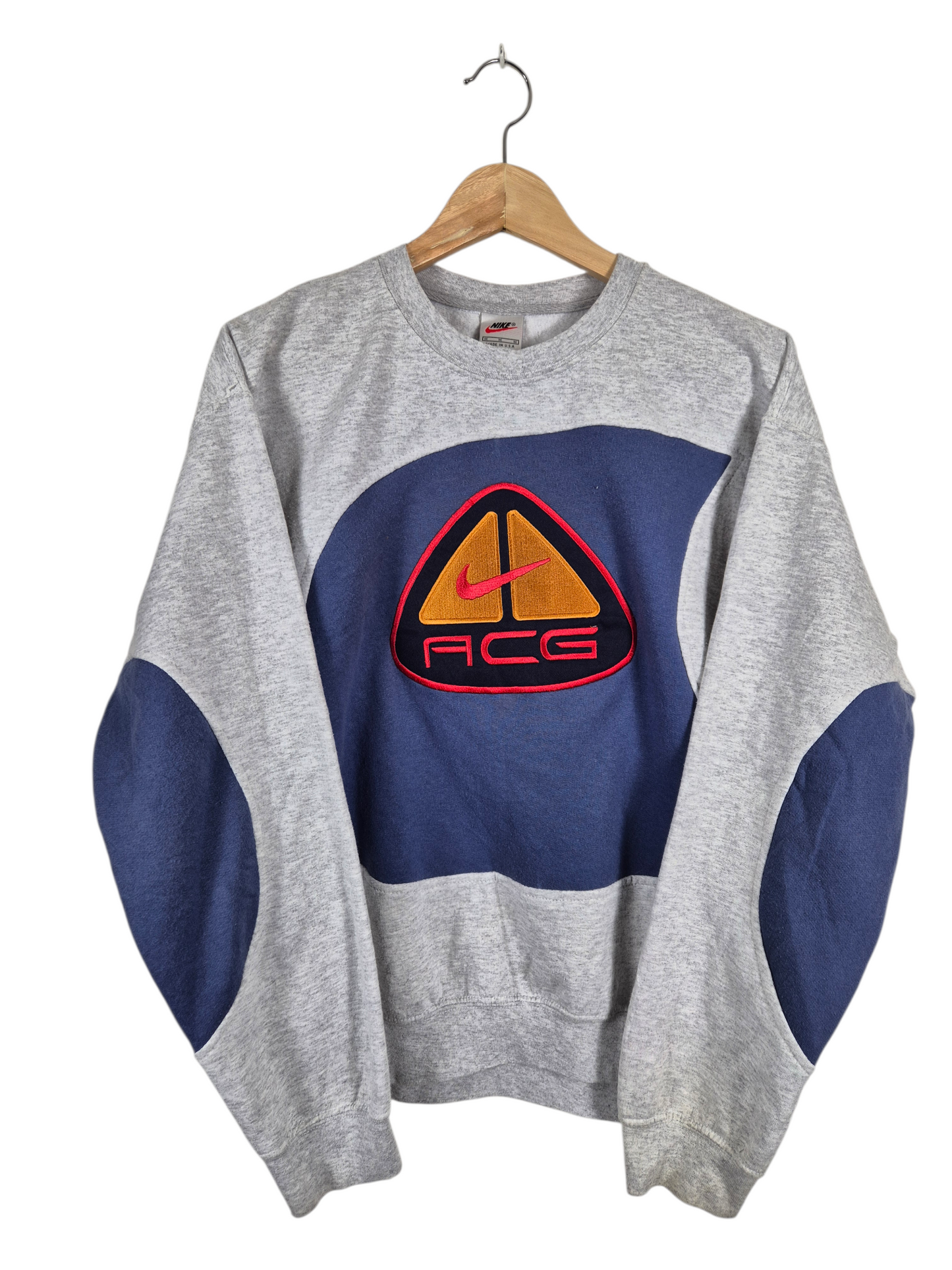 Nike 90s ACG sweater maat M