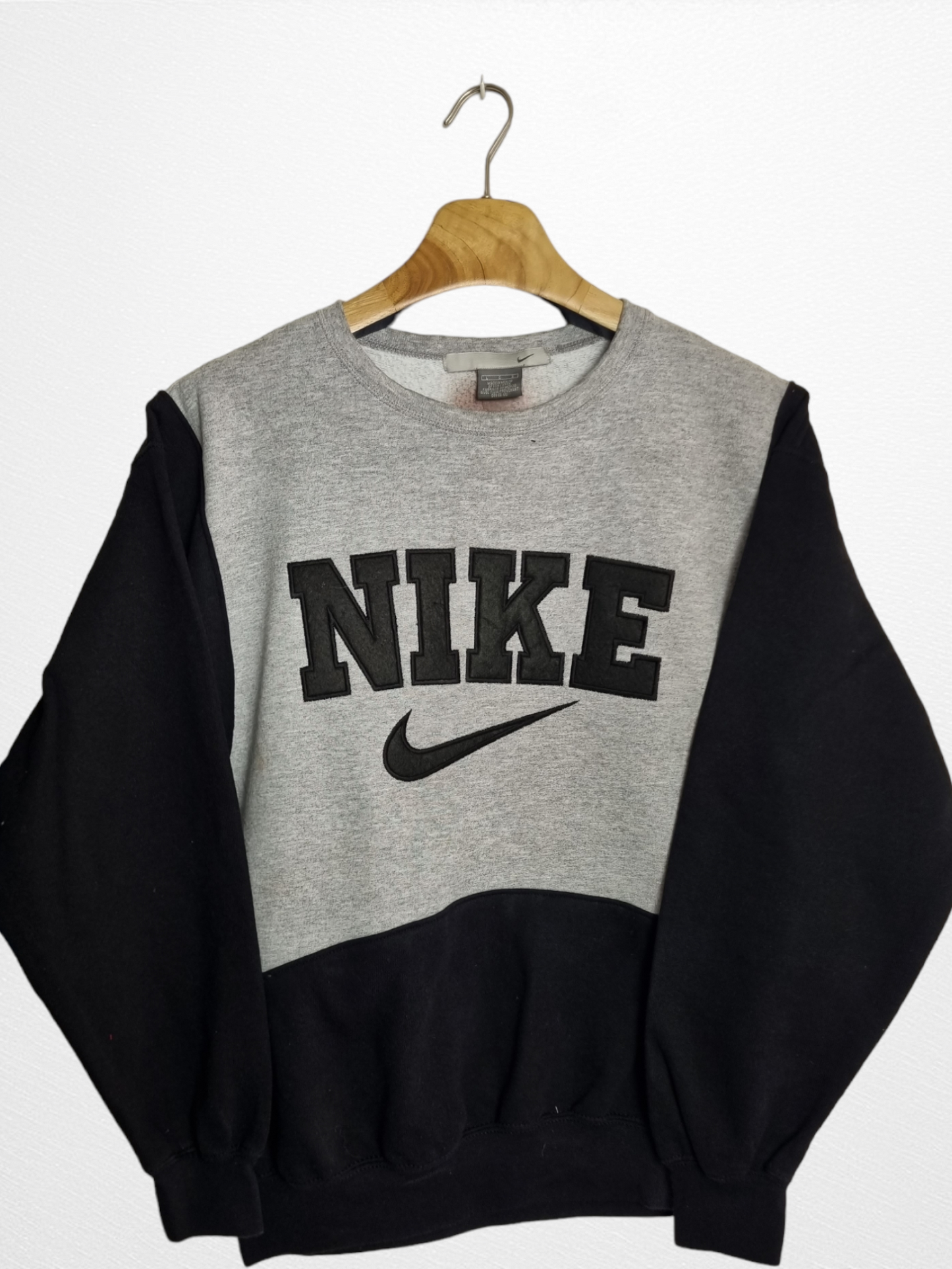 Nike Spell out sweater maat M