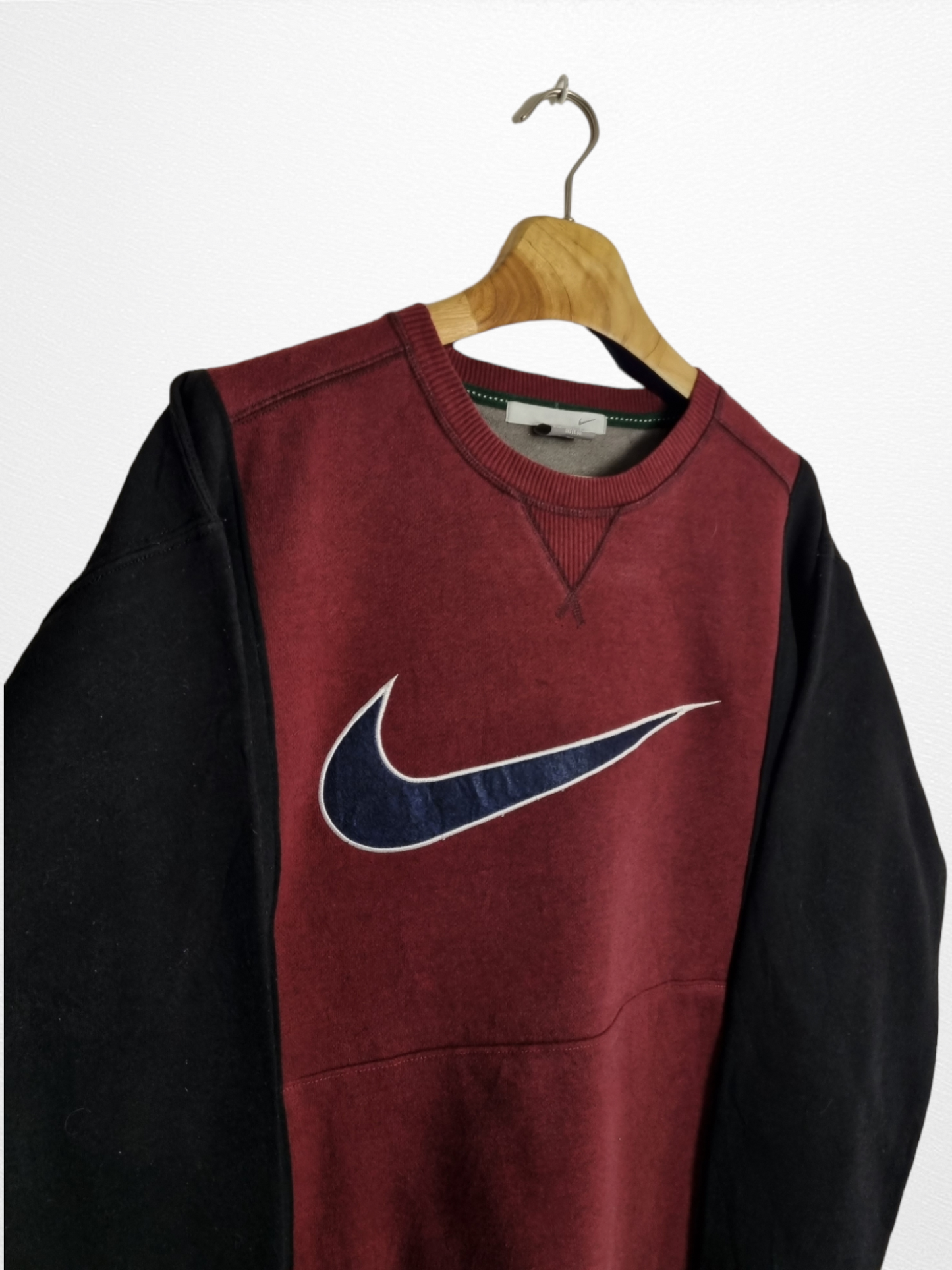 Nike reworked Big Swoosh sweater size M