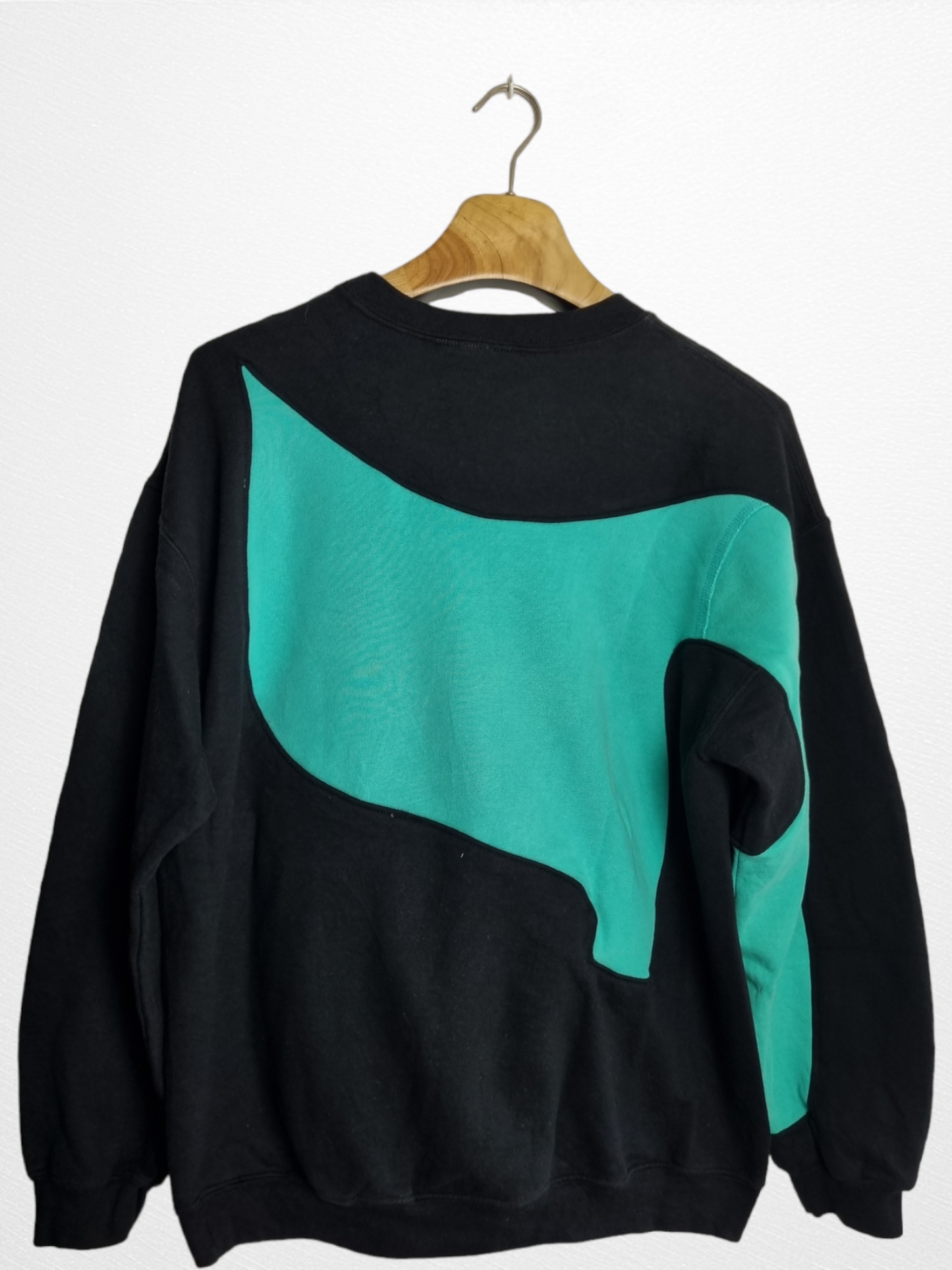 Adidas embroidered rework sweater maat M