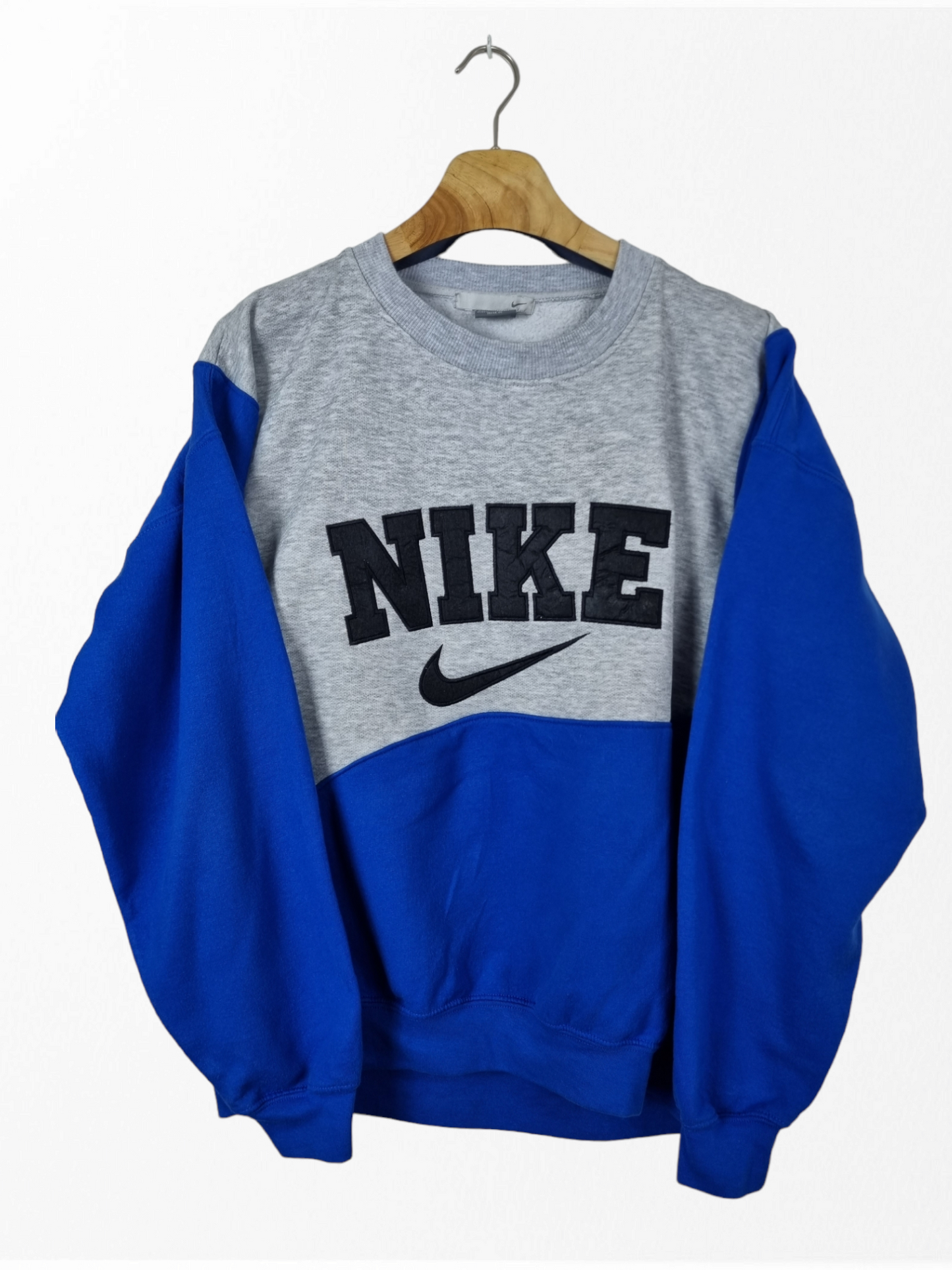 Nike reworked Spell out sweater maat L