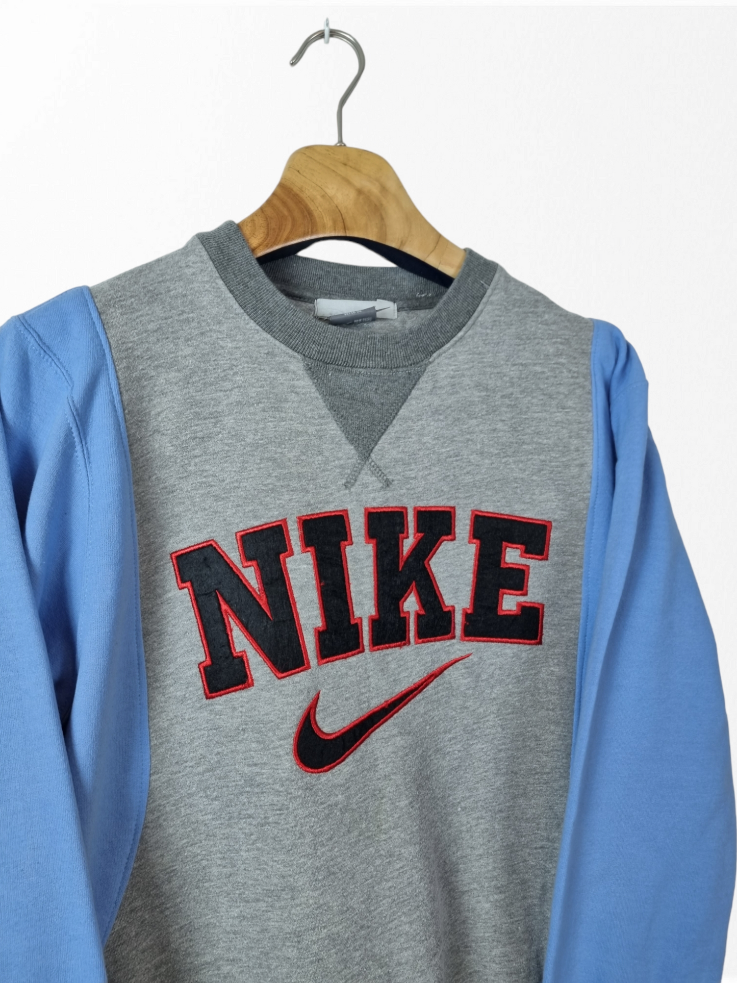 Nike spell out sweater size M