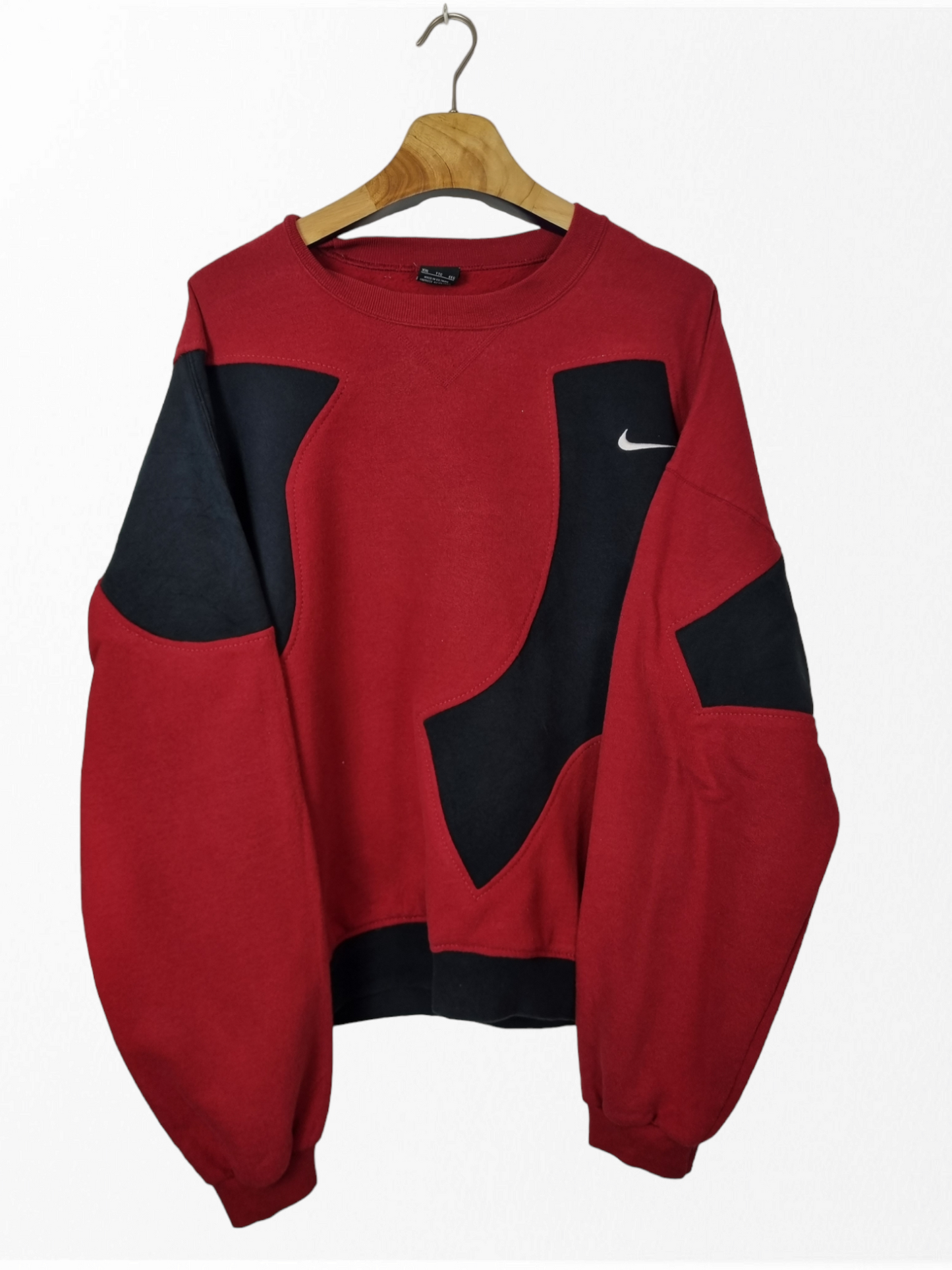 Nike chest swoosh sweater maat L