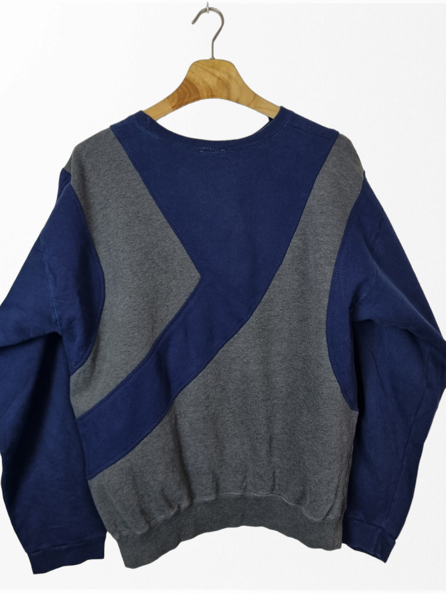 Reebok rework sweater maat M