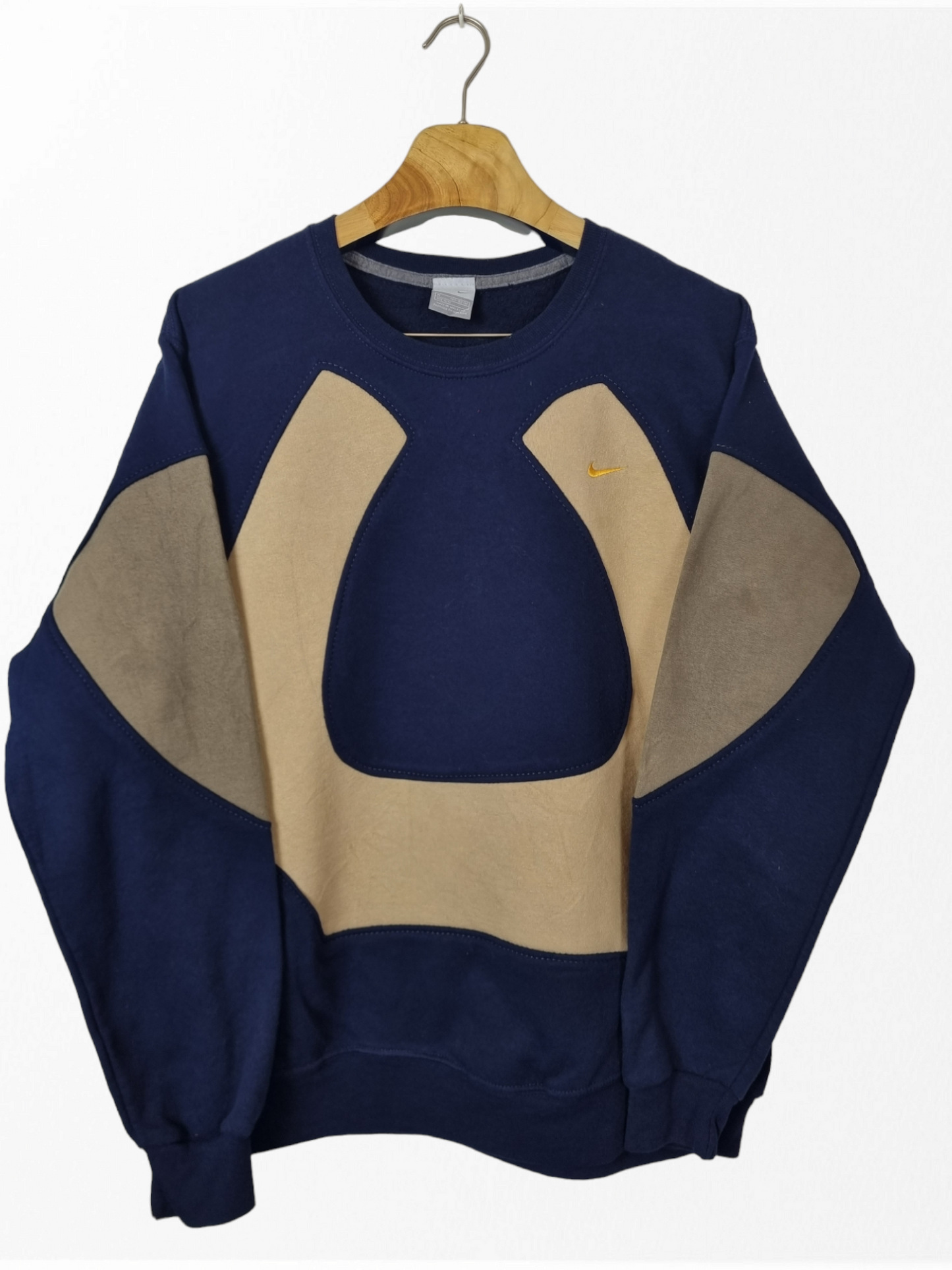 Nike chest swoosh logo sweater maat S