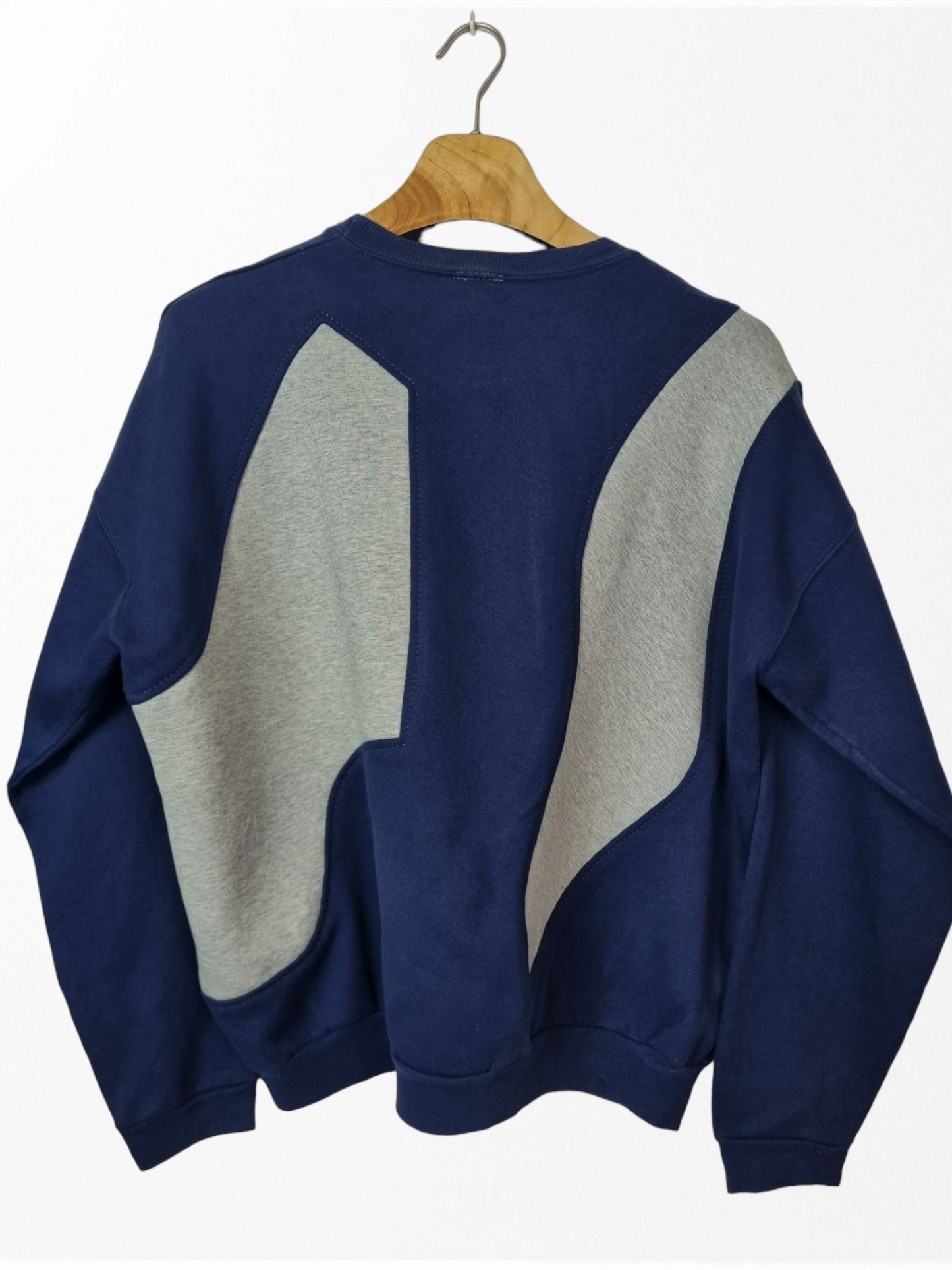 Nike rework sweater maat M