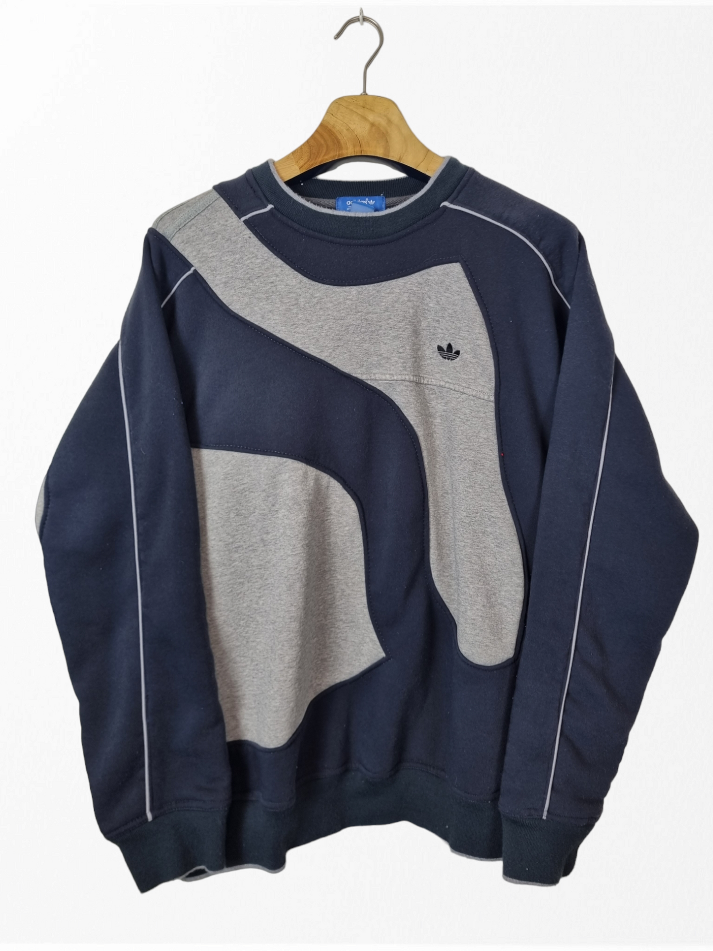 Adidas heavyweight sweater maat  L