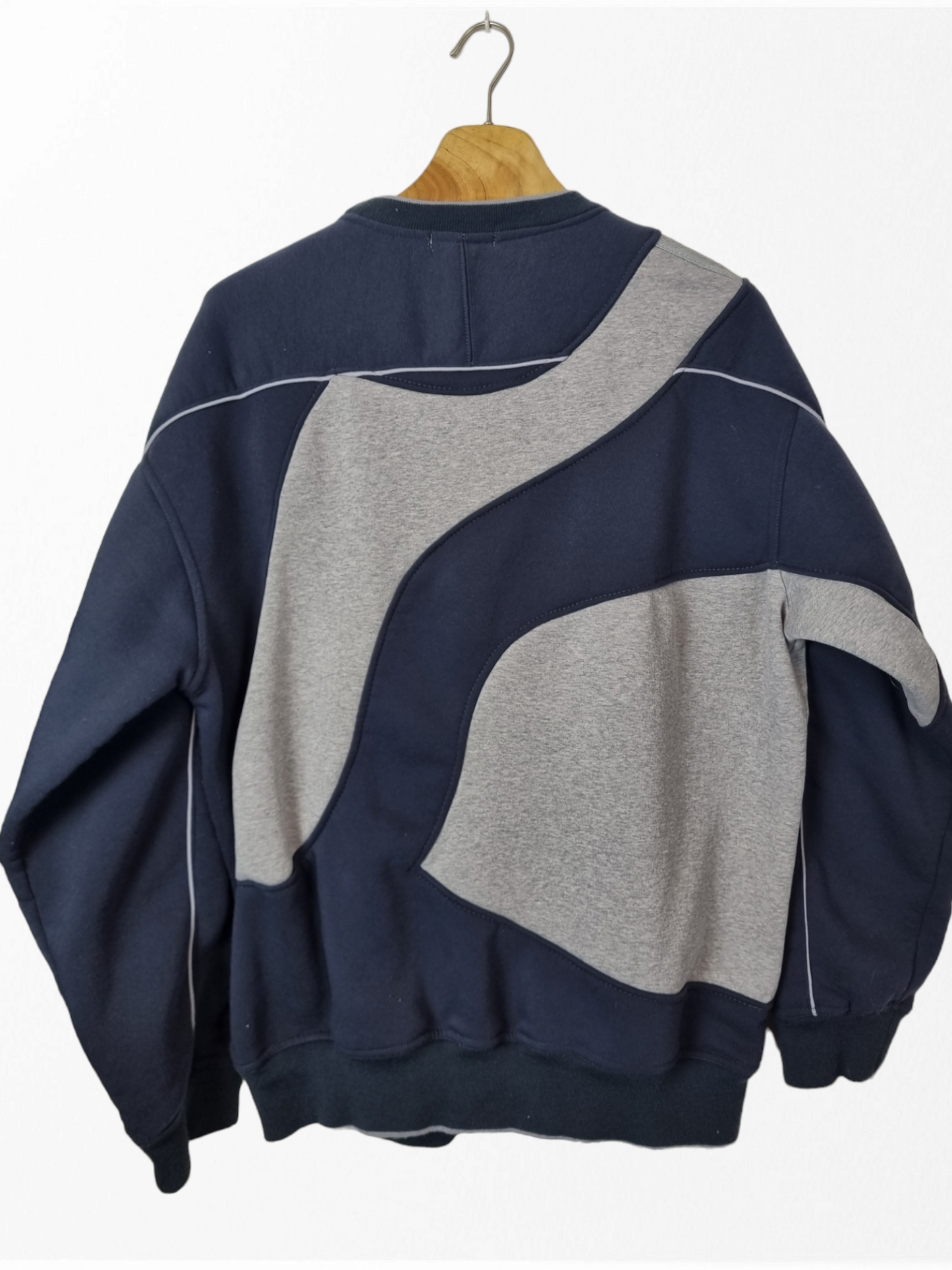 Adidas heavyweight sweater maat  L