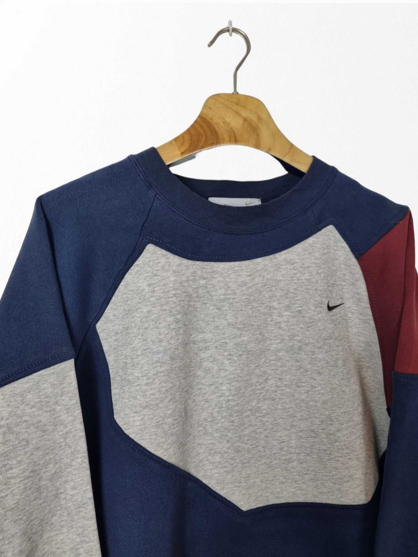 Nike chest swoosh logo sweater maat L