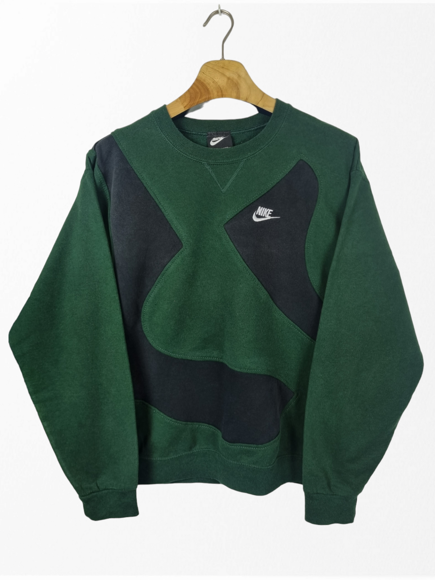 Nike reworked sweater maat M