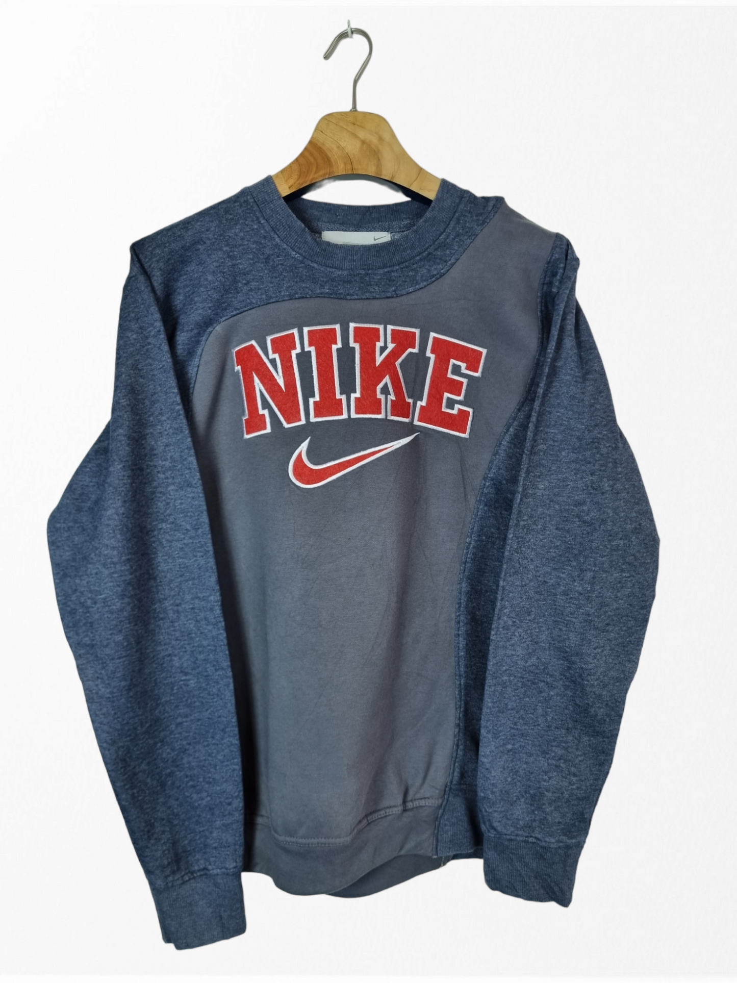 Nike spell out sweater maat M