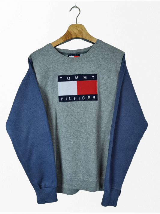 Tommy hilfiger big logo sweater maat M
