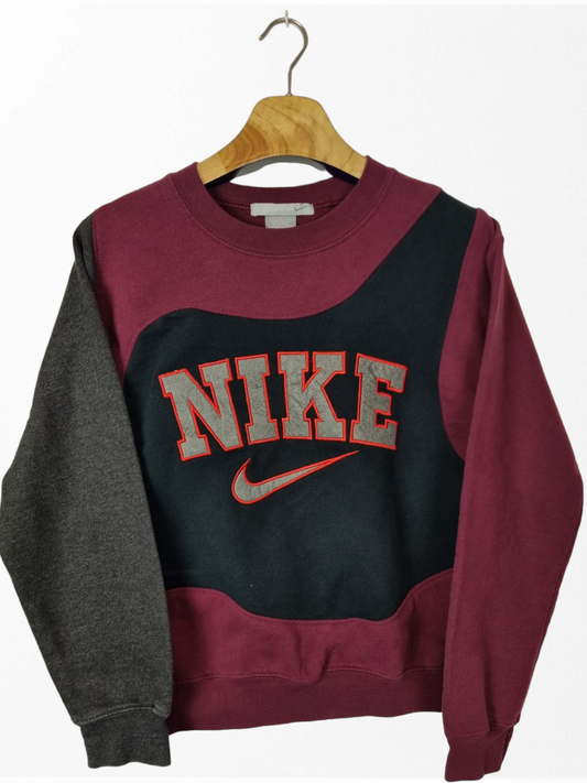 Nike spell out sweater maat XS/S