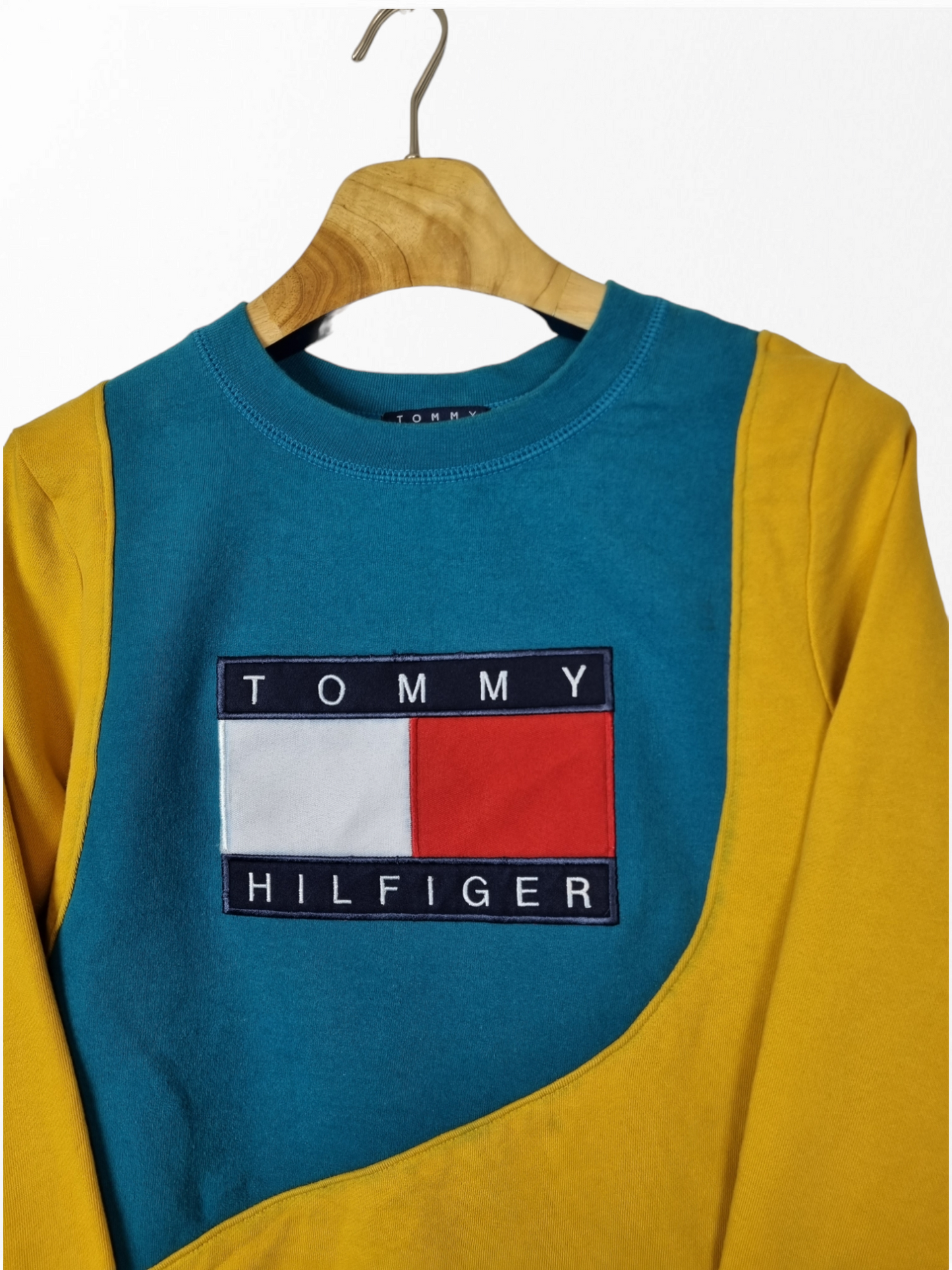 Tommy Hilfiger big logo sweater S