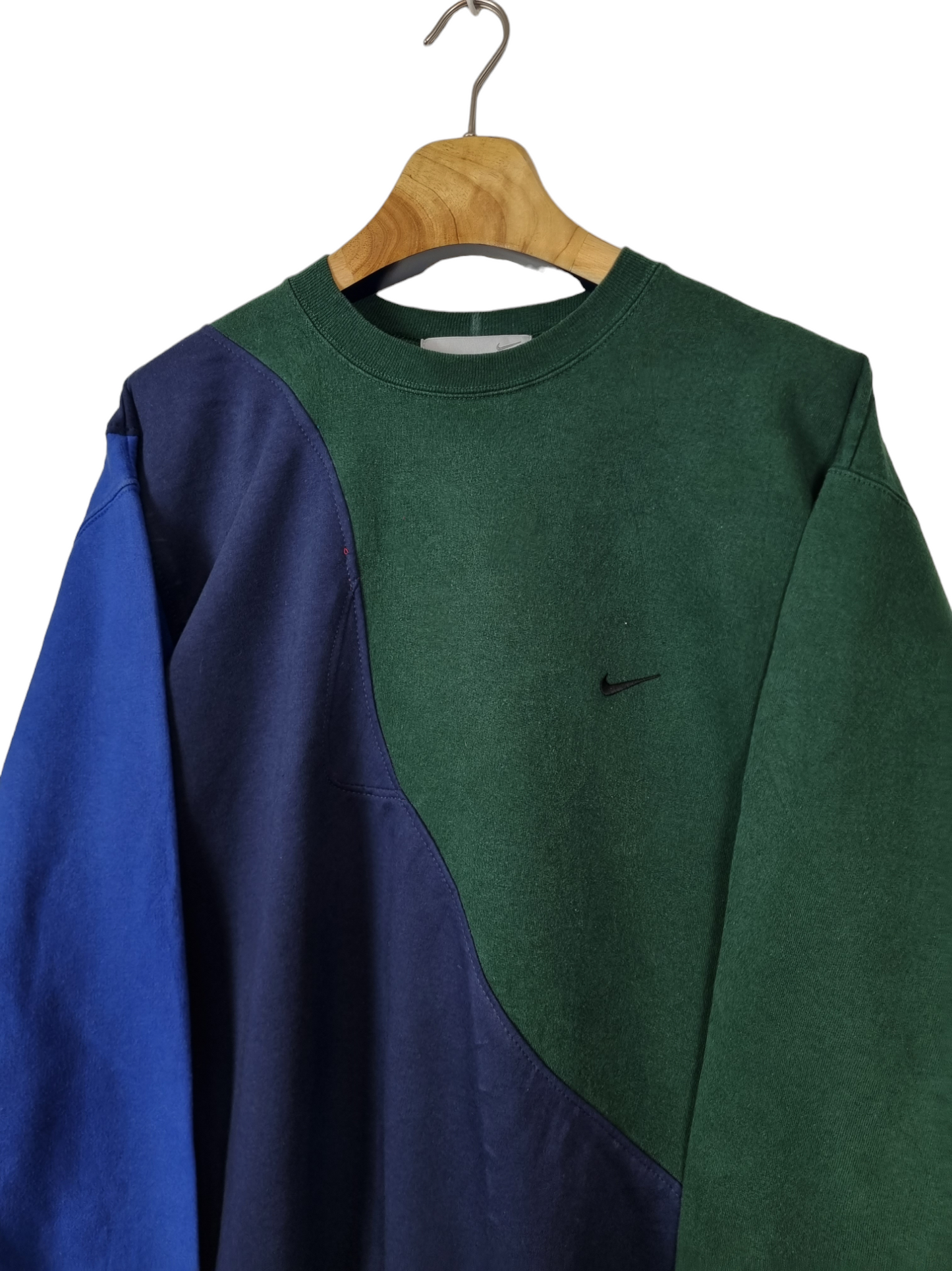 Nike chest swoosh logo sweater maat M/L