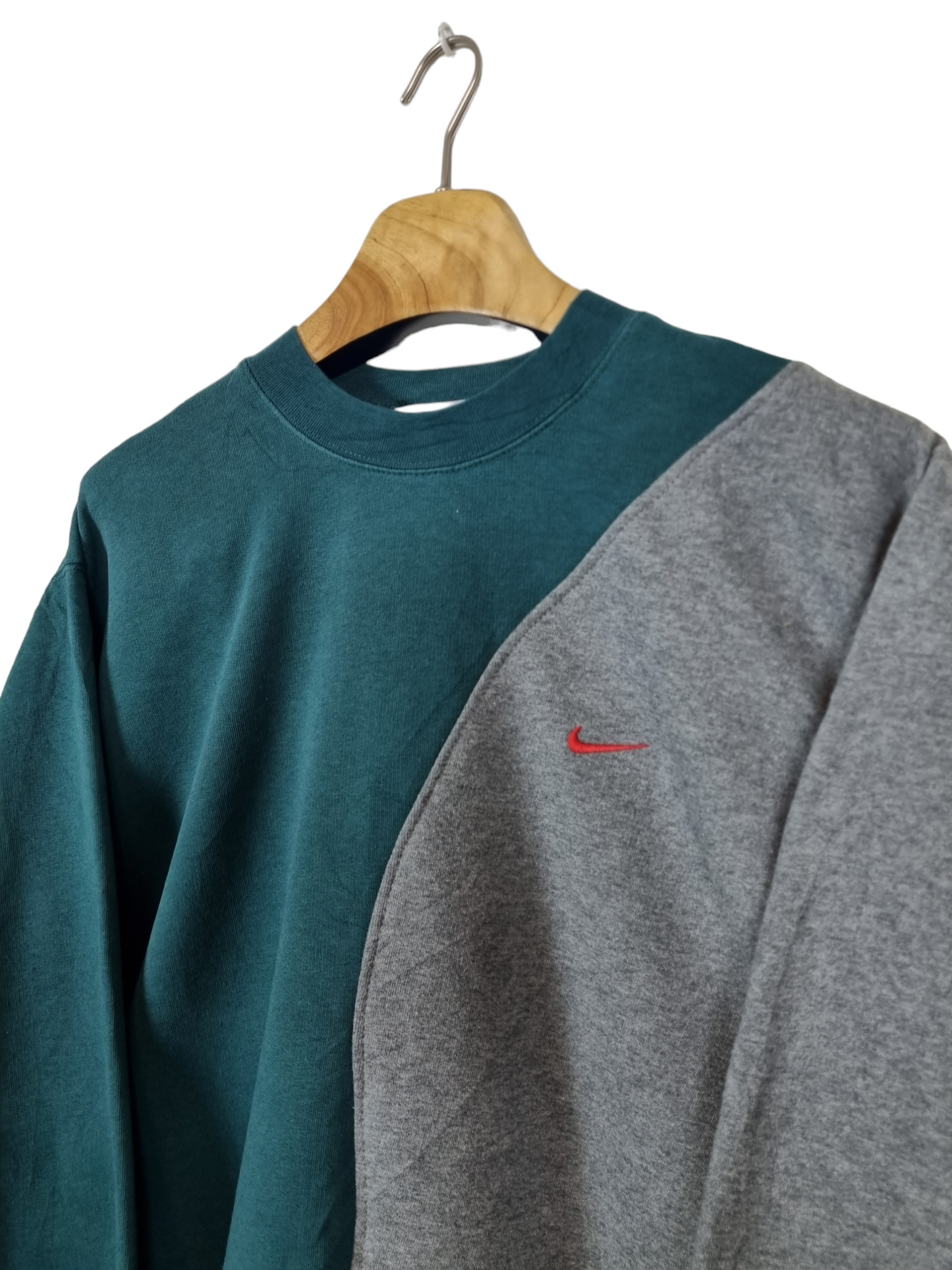 Nike chest swoosh logo sweater maat M