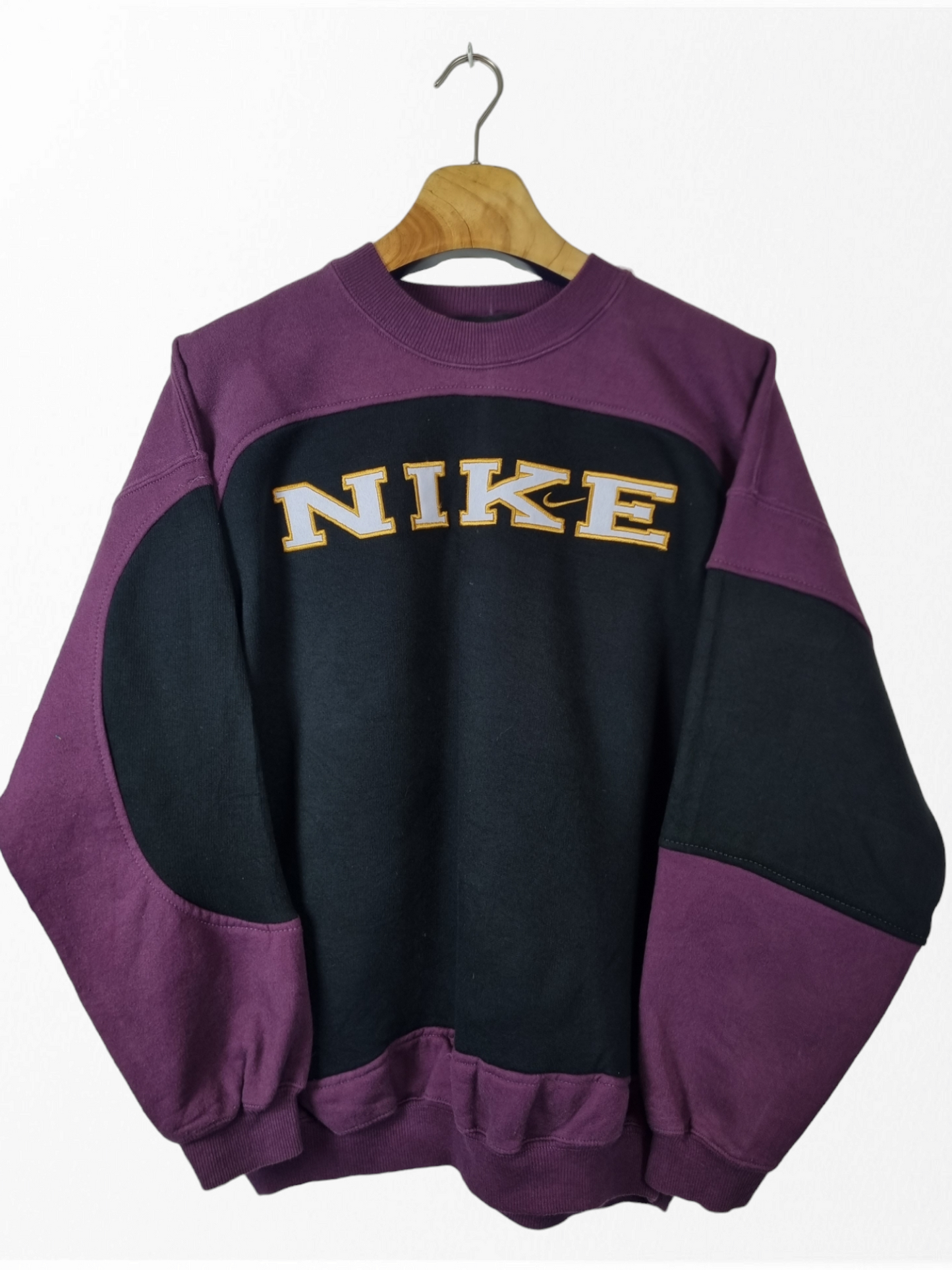 Nike 90s spell out sweater maat M