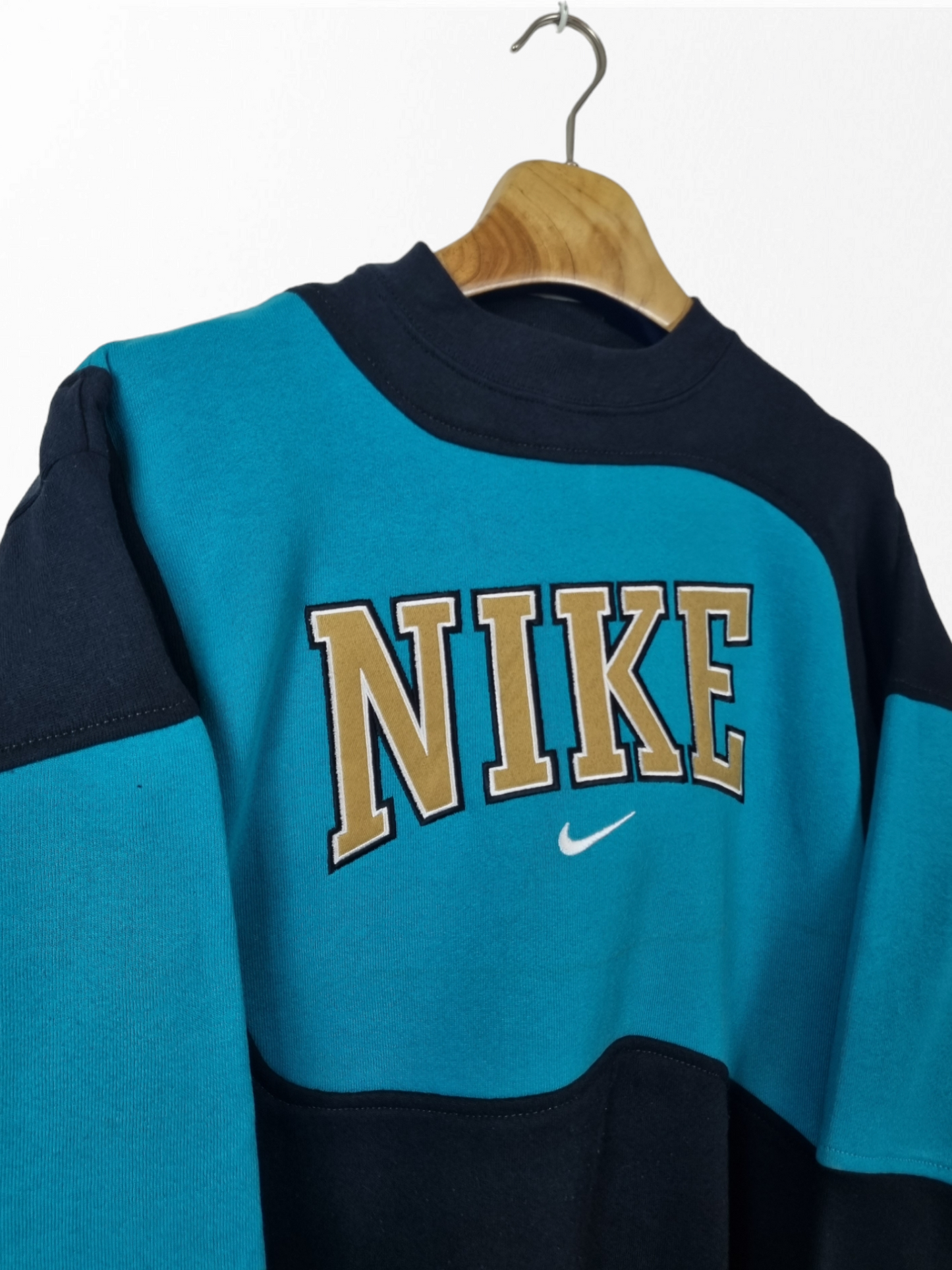 Nike 90s spell out sweater maat M