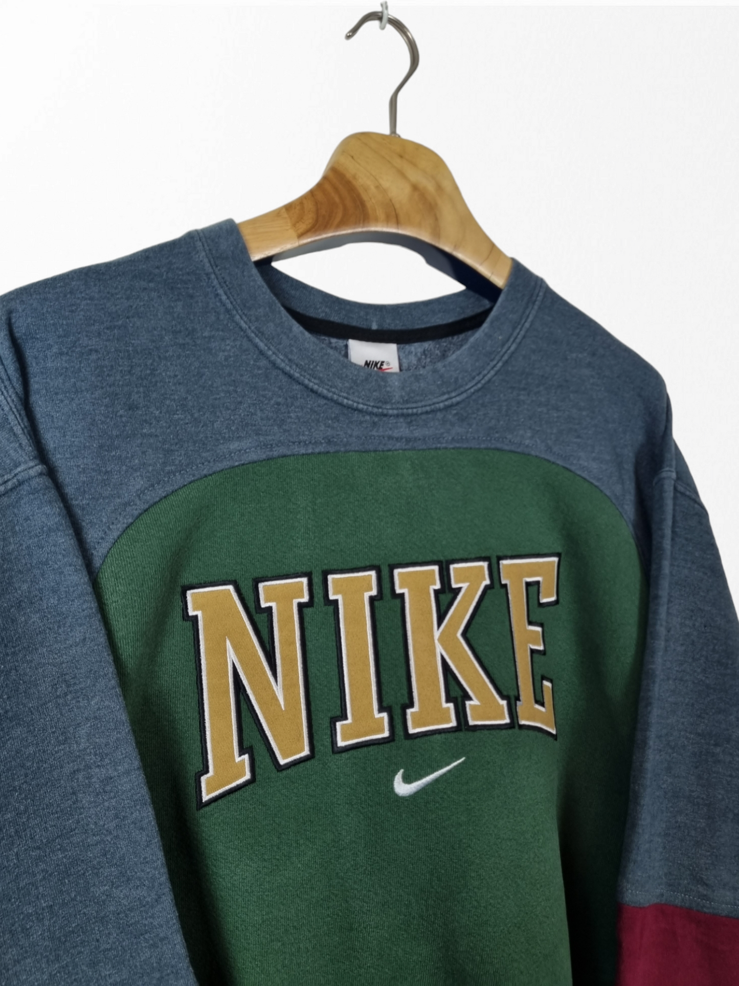 Nike 90s spell out sweater maat M