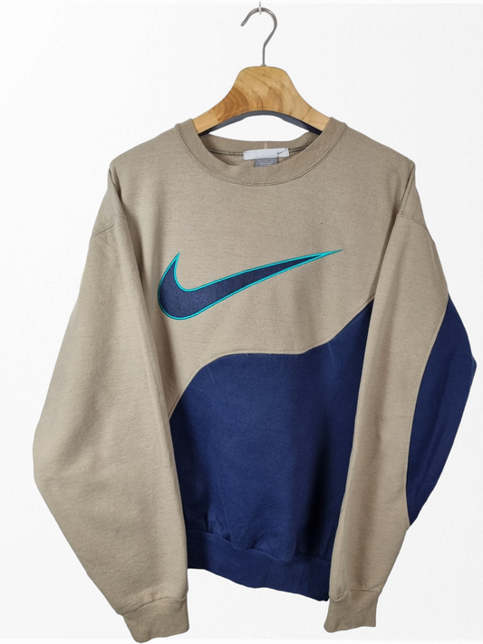 Nike Big Swoosh sweater maat M