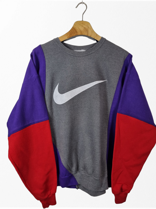 Nike Big Swoosh sweater maat L