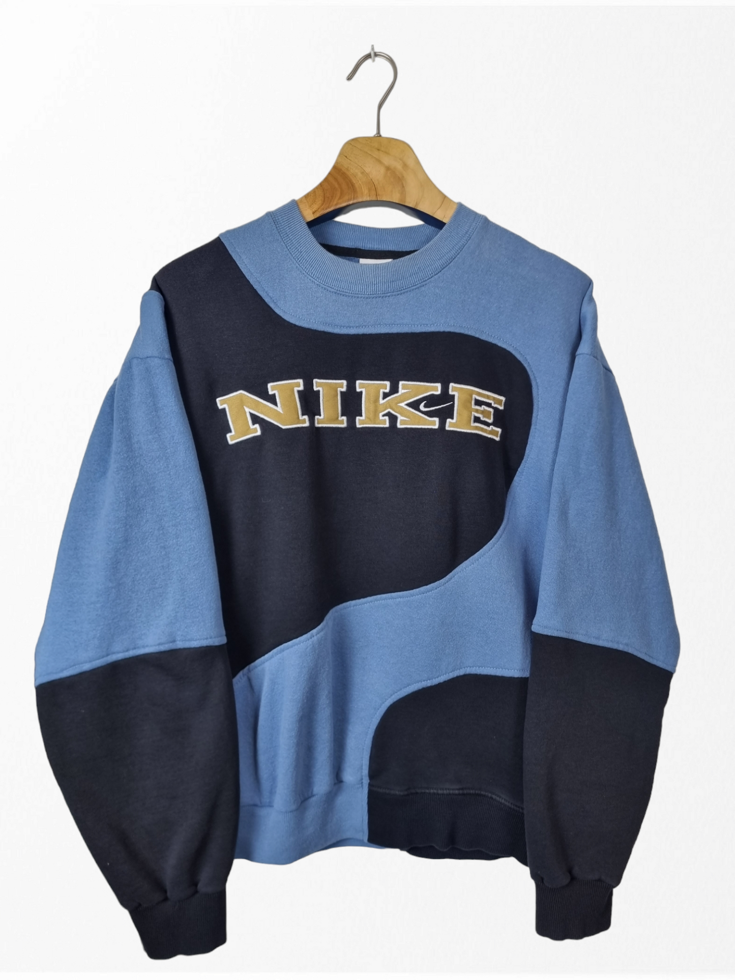 Nike 90s spell out sweater maat M/L