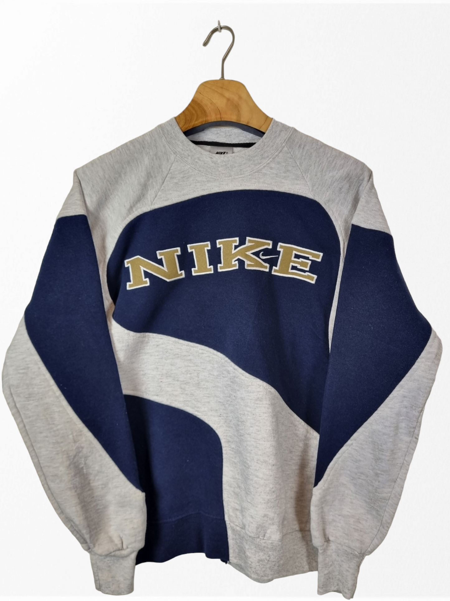 Nike 90s spell out sweater maat S