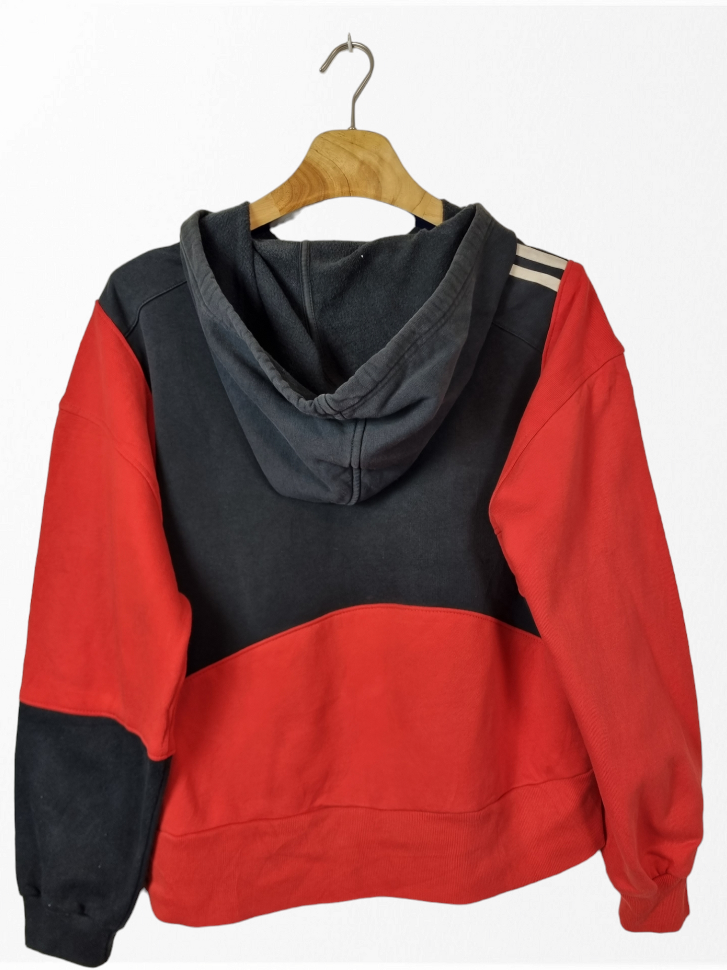 Adidas chest logo hoodie maat M