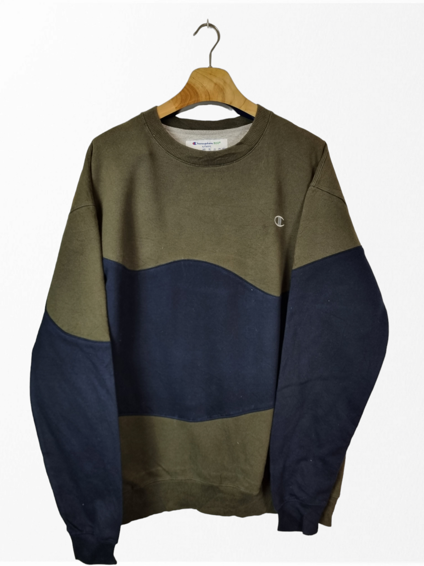 Champion chest logo sweater maat L