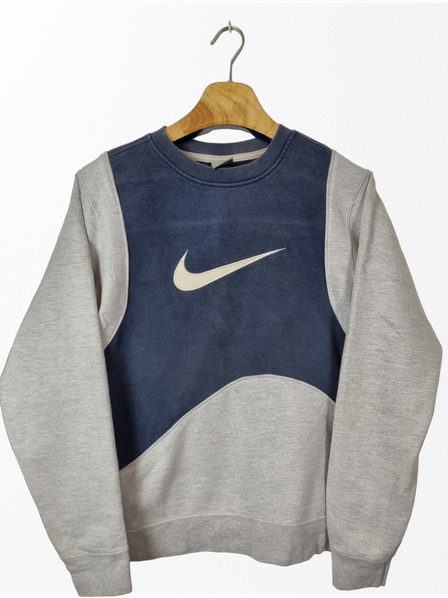 Nike swoosh logo sweater maat S/M