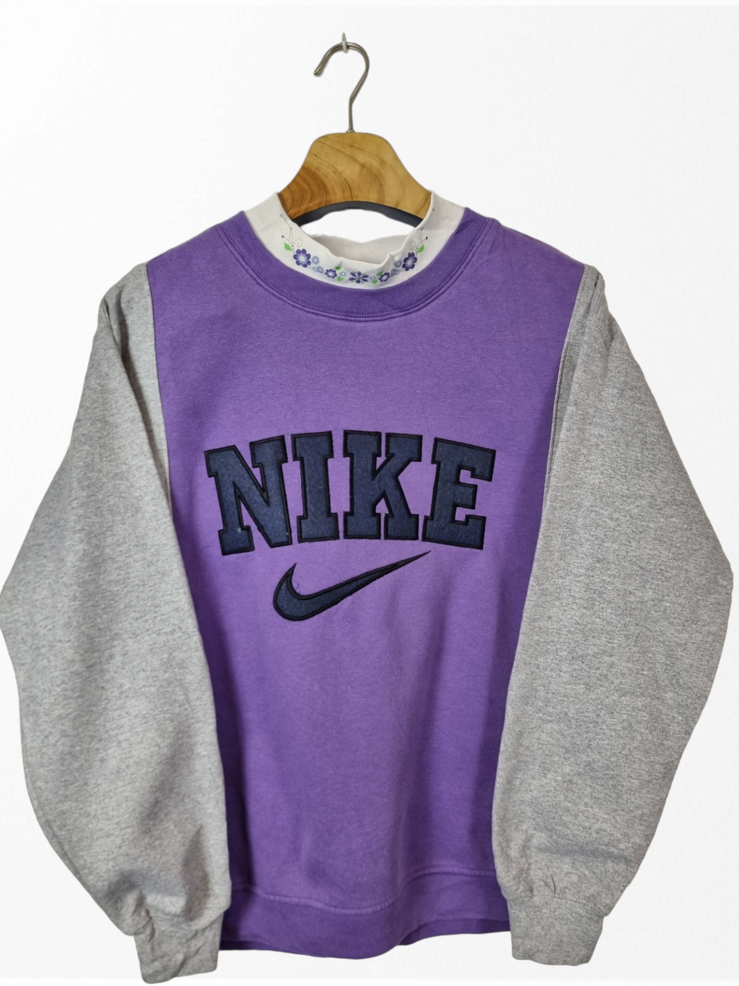 Nike spell out sweater maat M