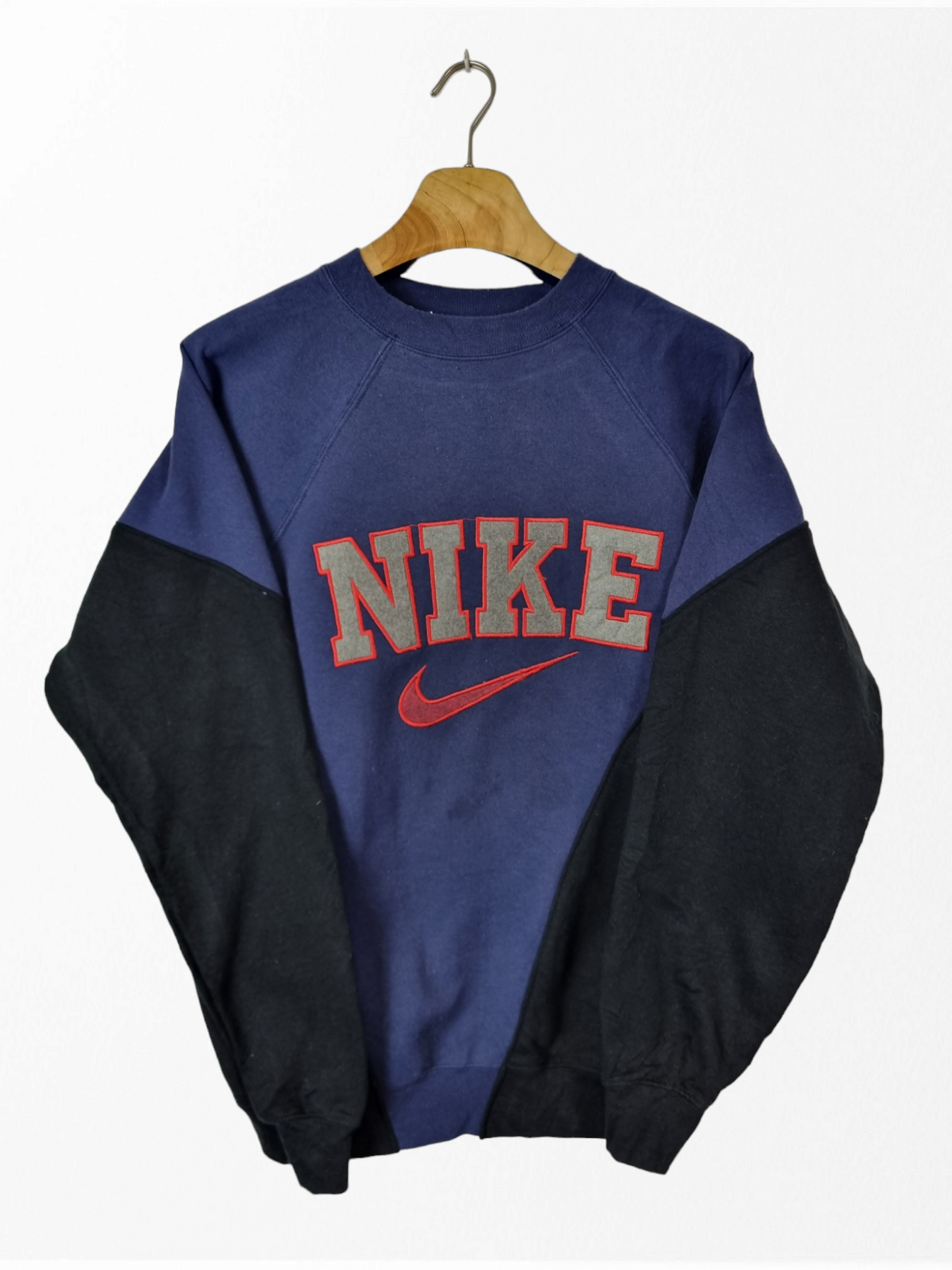 Nike spell out sweater maat M