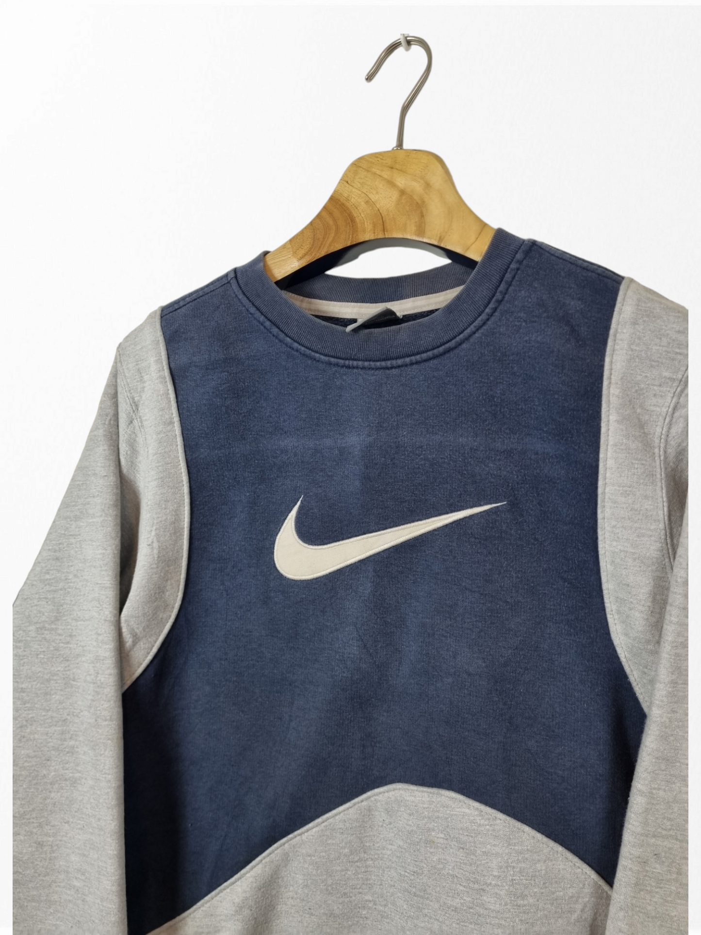 Nike swoosh logo sweater maat S/M