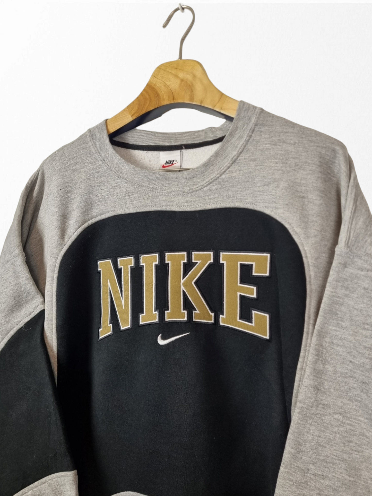 Nike 90s spell out sweater maat L/XL