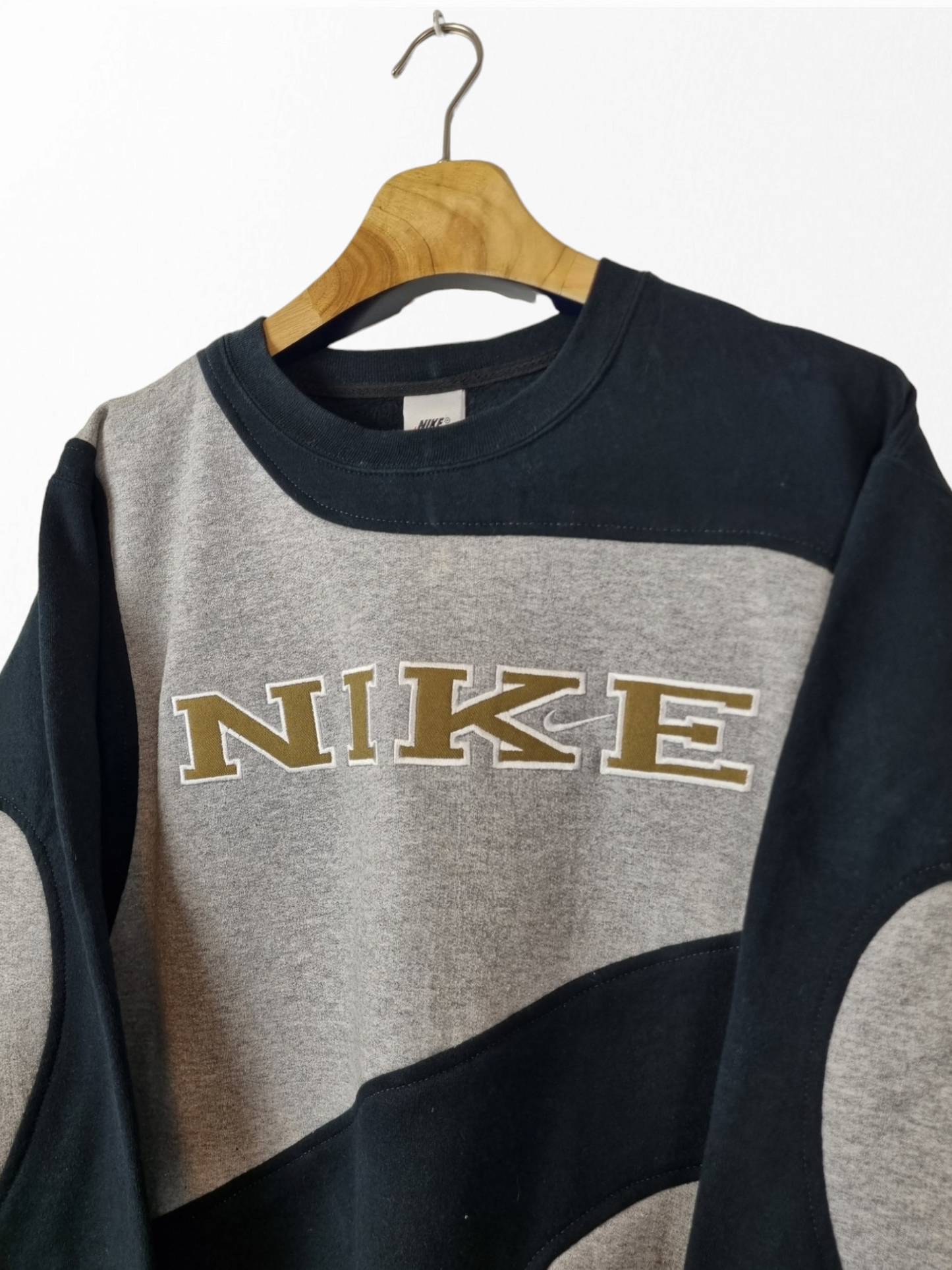 Nike 90s spell out sweater maat M