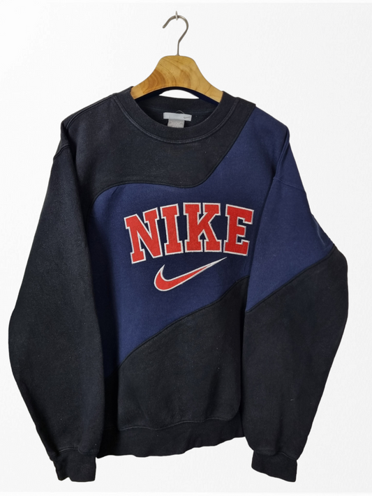 Nike spell out sweater maat M/L