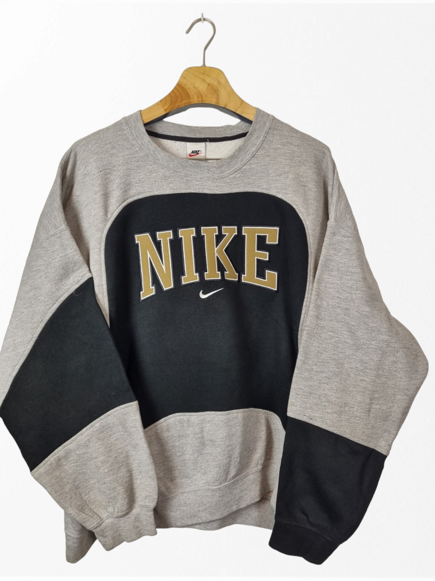 Nike 90s spell out sweater maat L/XL