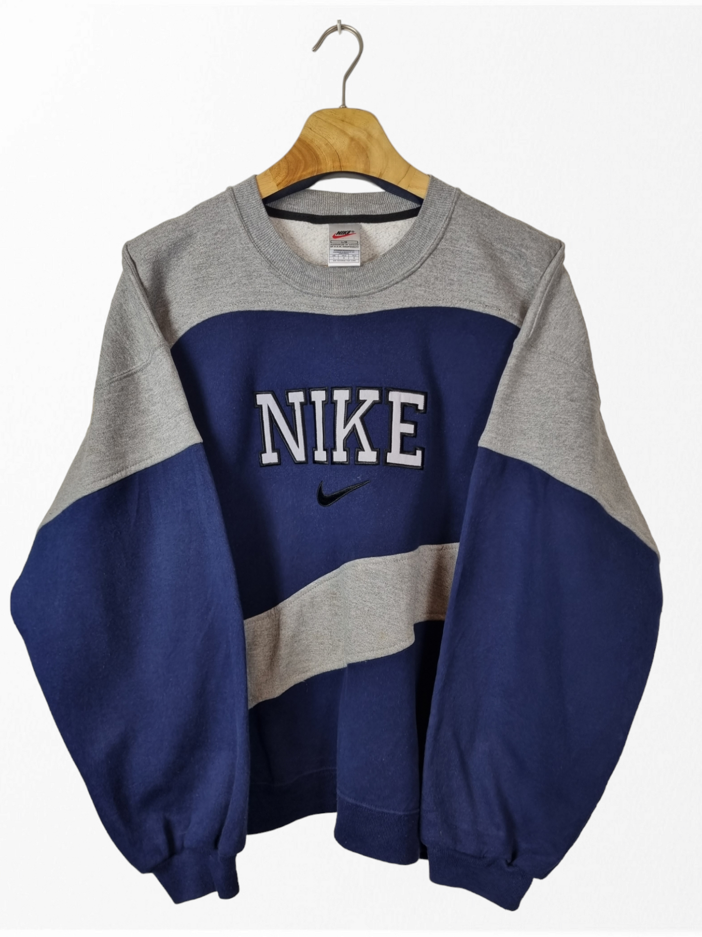 Nike 90s spell out sweater maat L