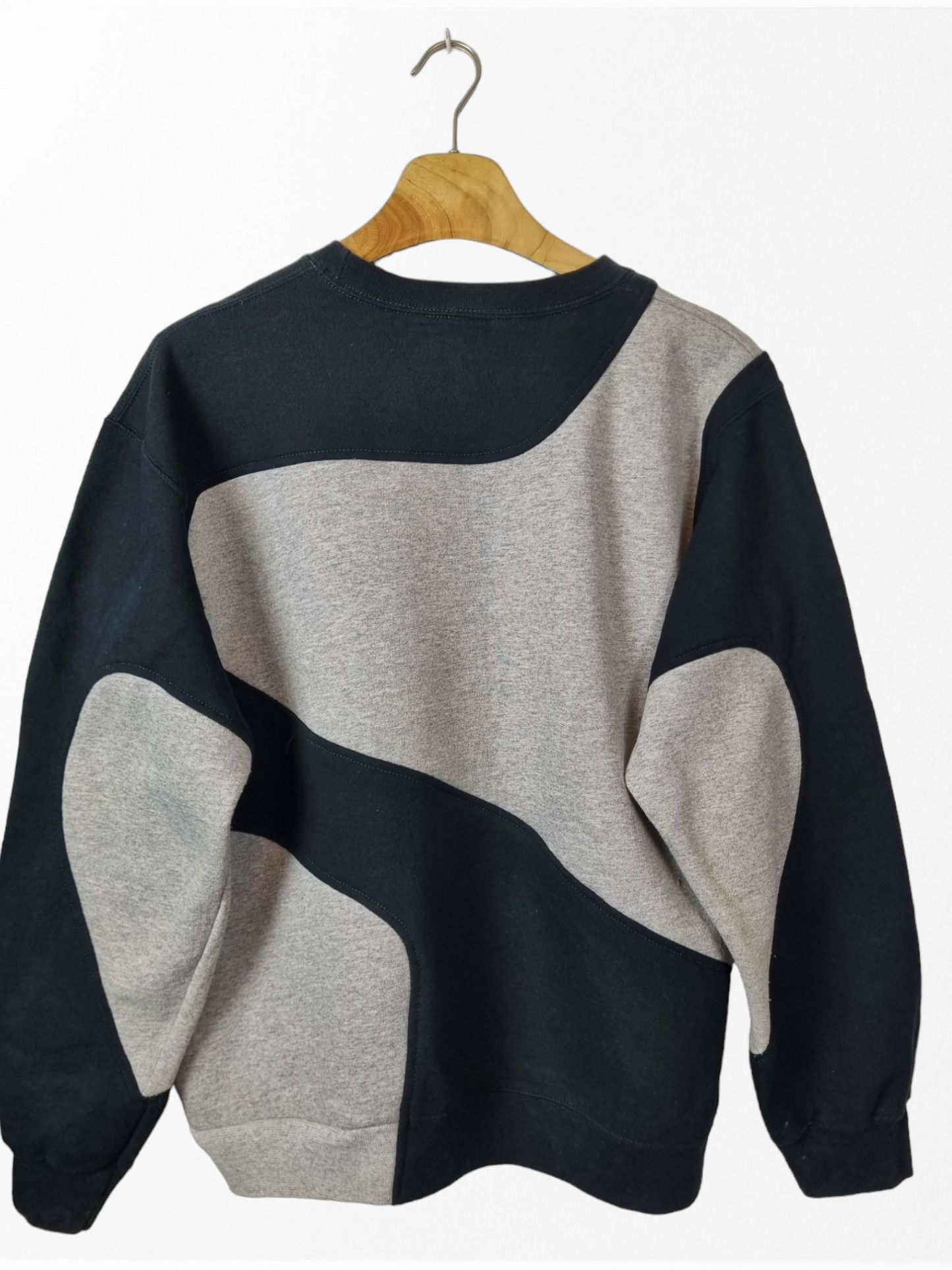 Nike 90s spell out sweater maat M