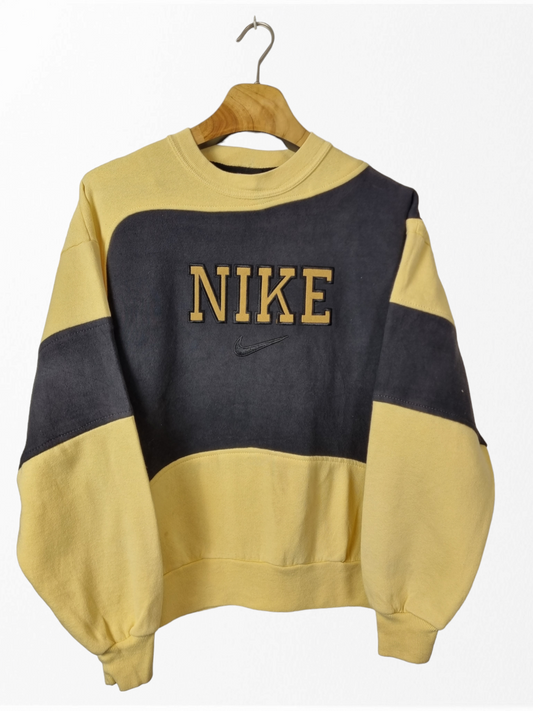 Nike 90s spell out sweater maat M