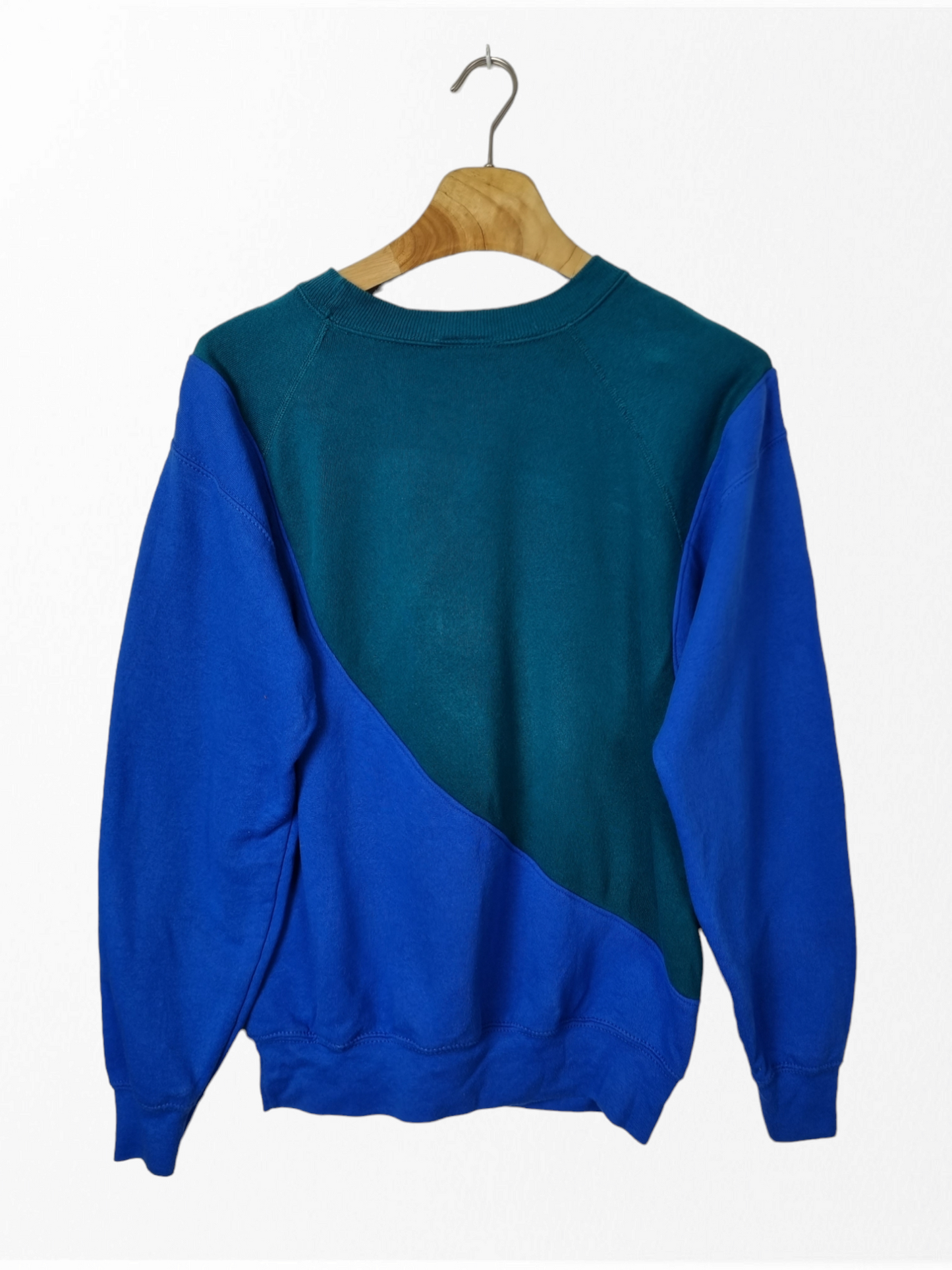 Adidas 90s equipment sweater maat M