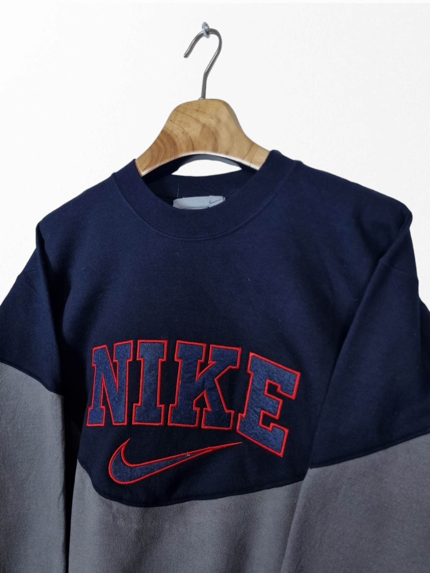 Nike spell out sweater maat M