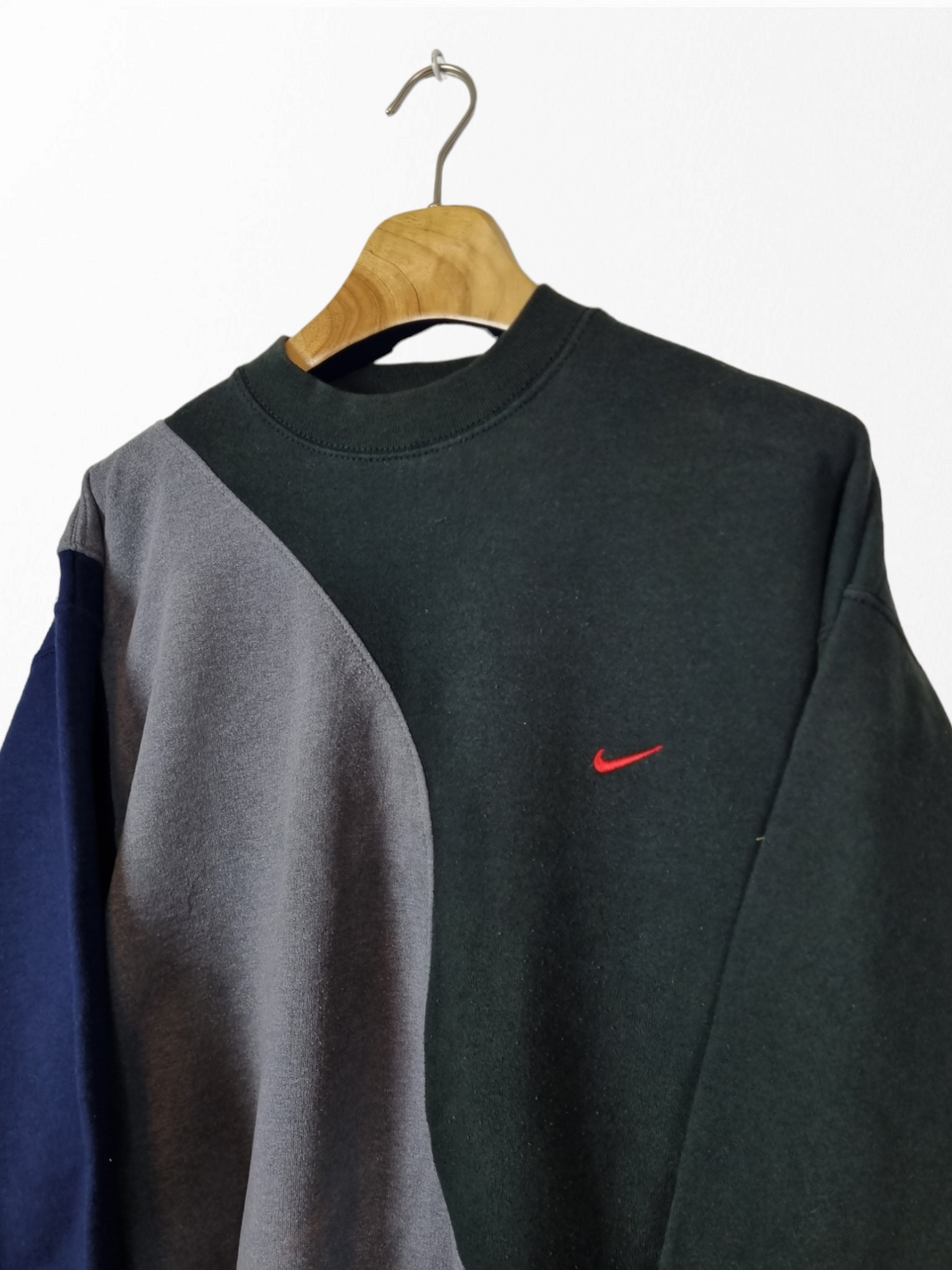 Nike chest logo sweater maat M/L