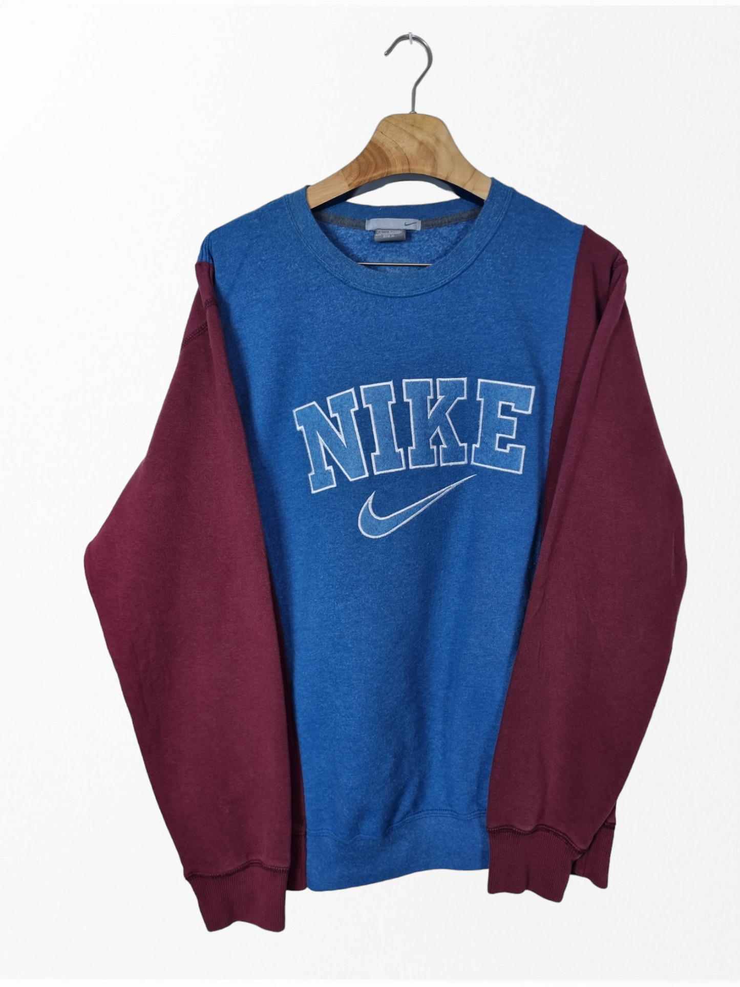 Nike spell out sweater maat L