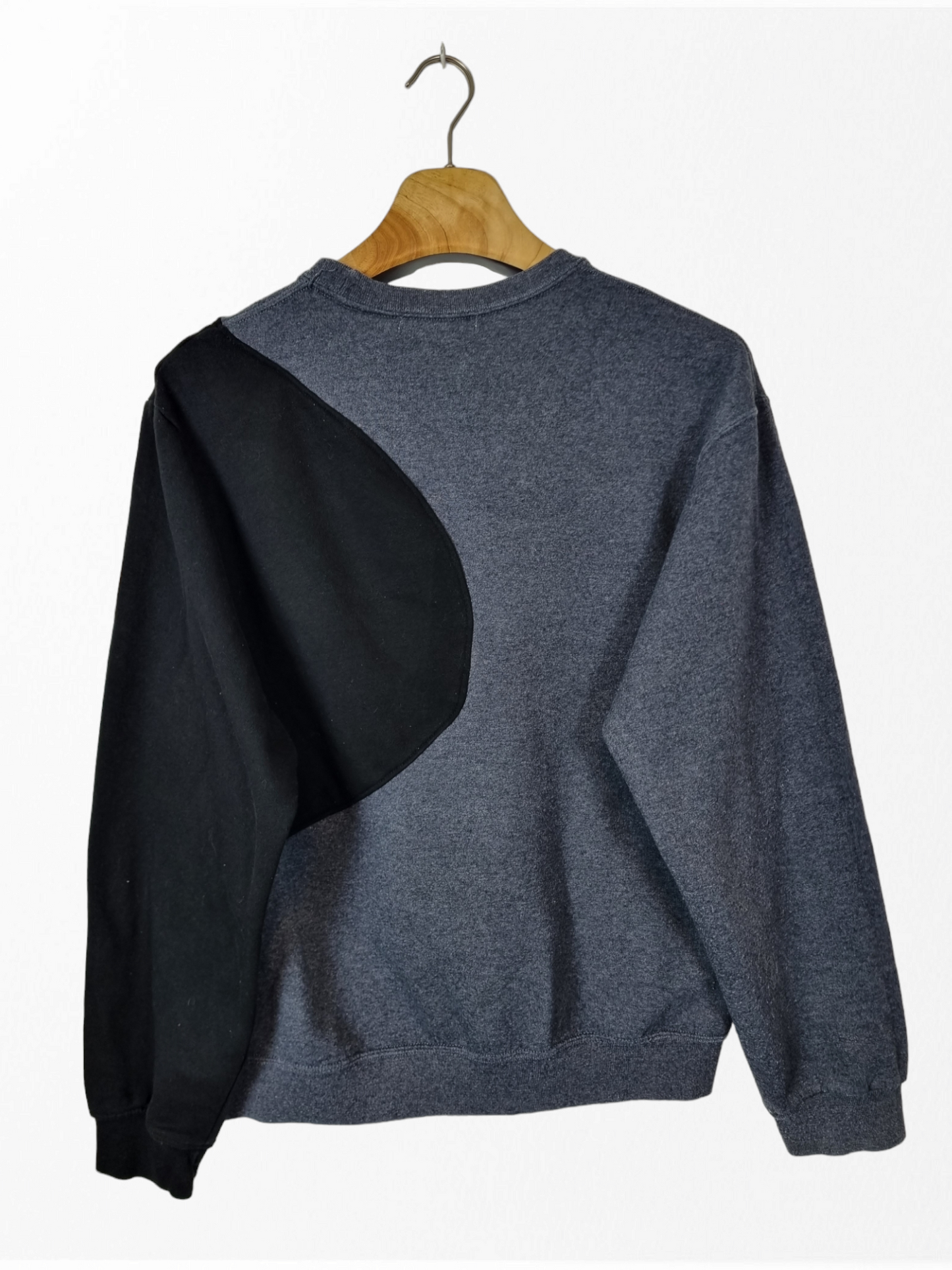 Nike chest swoosh logo sweater maat M